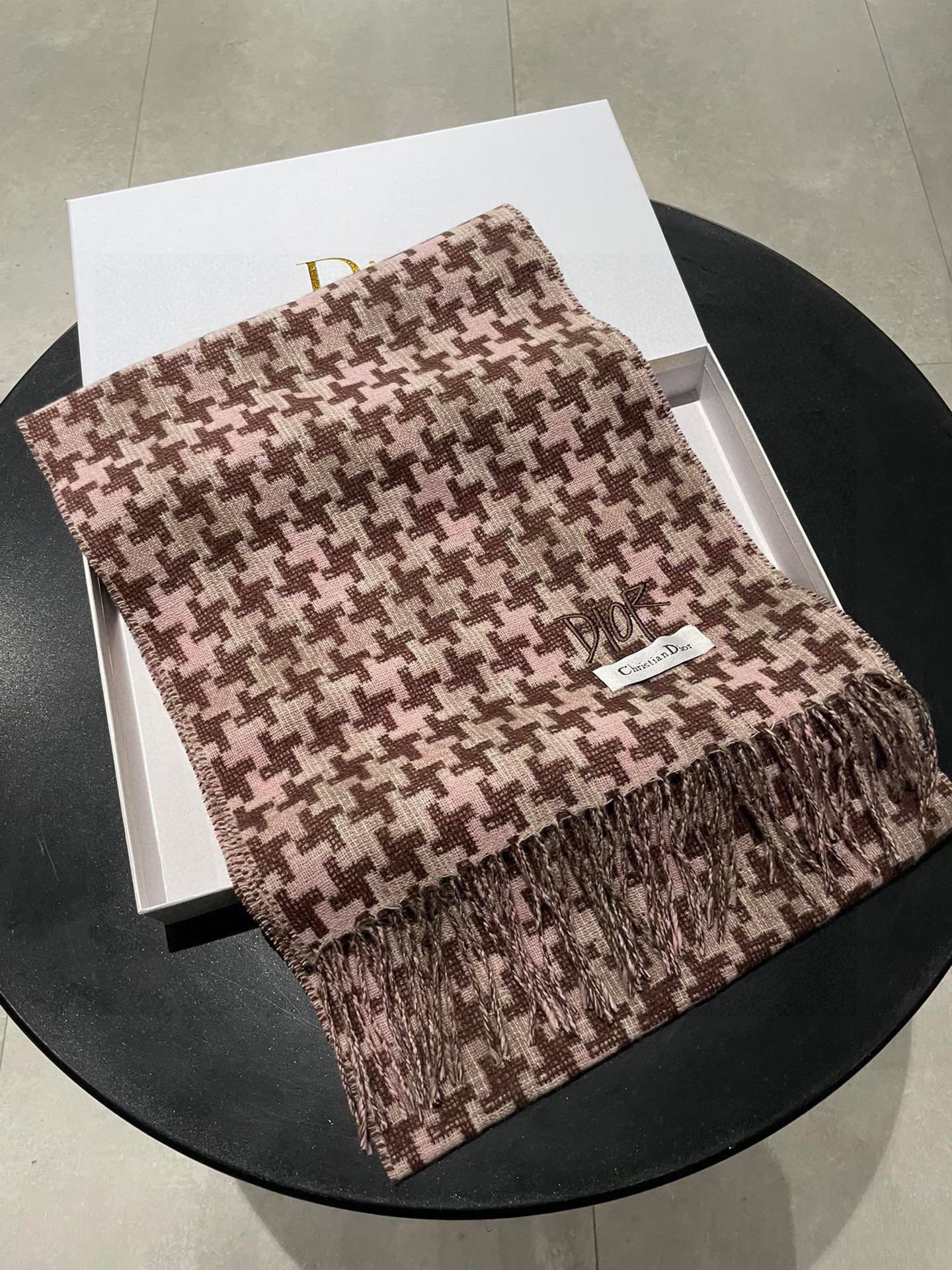 【DIOR  ディオール 】スカーフ  70*200cm  241210-BRAND OFF