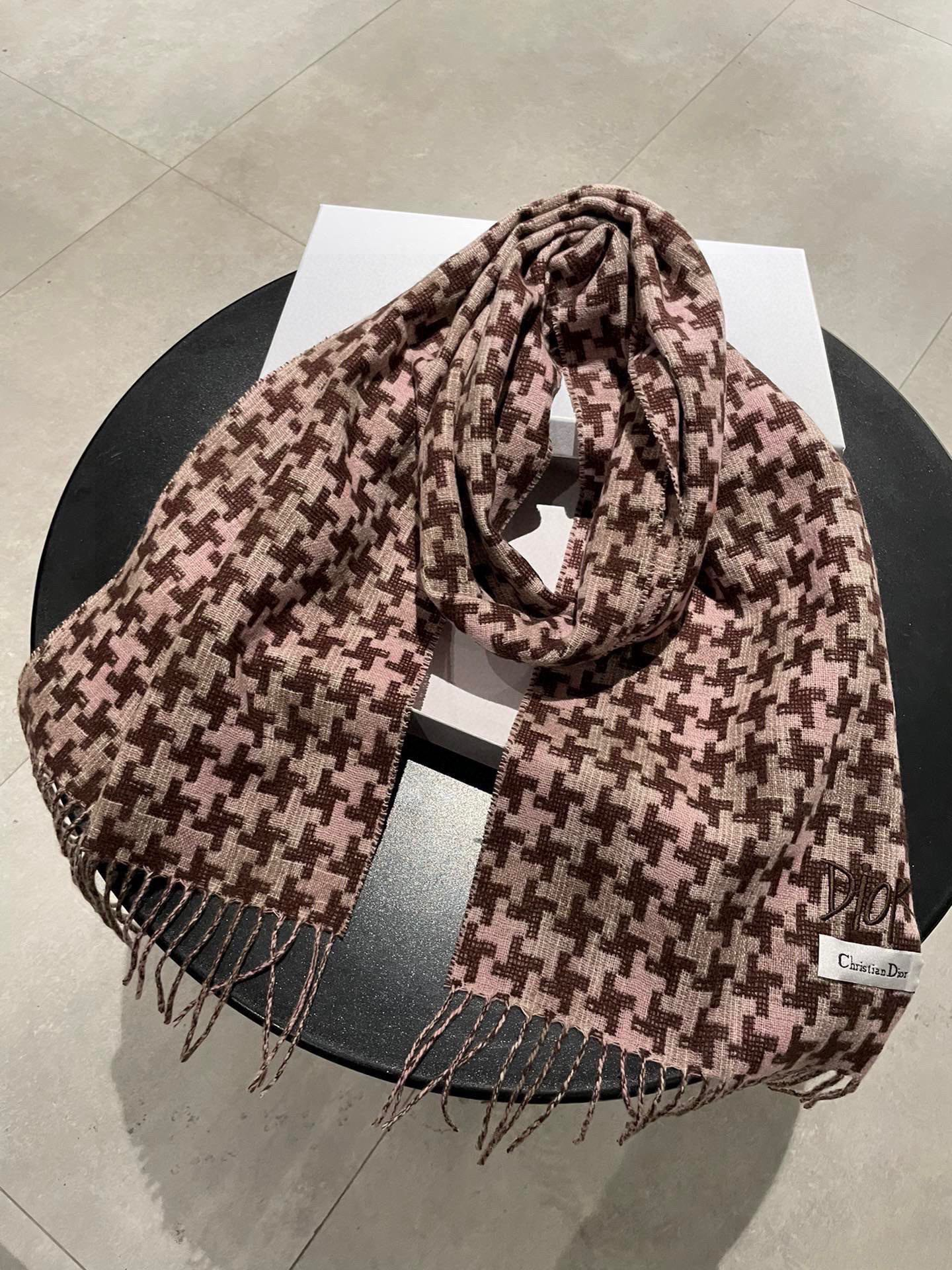 【DIOR  ディオール 】スカーフ  70*200cm  241210-BRAND OFF