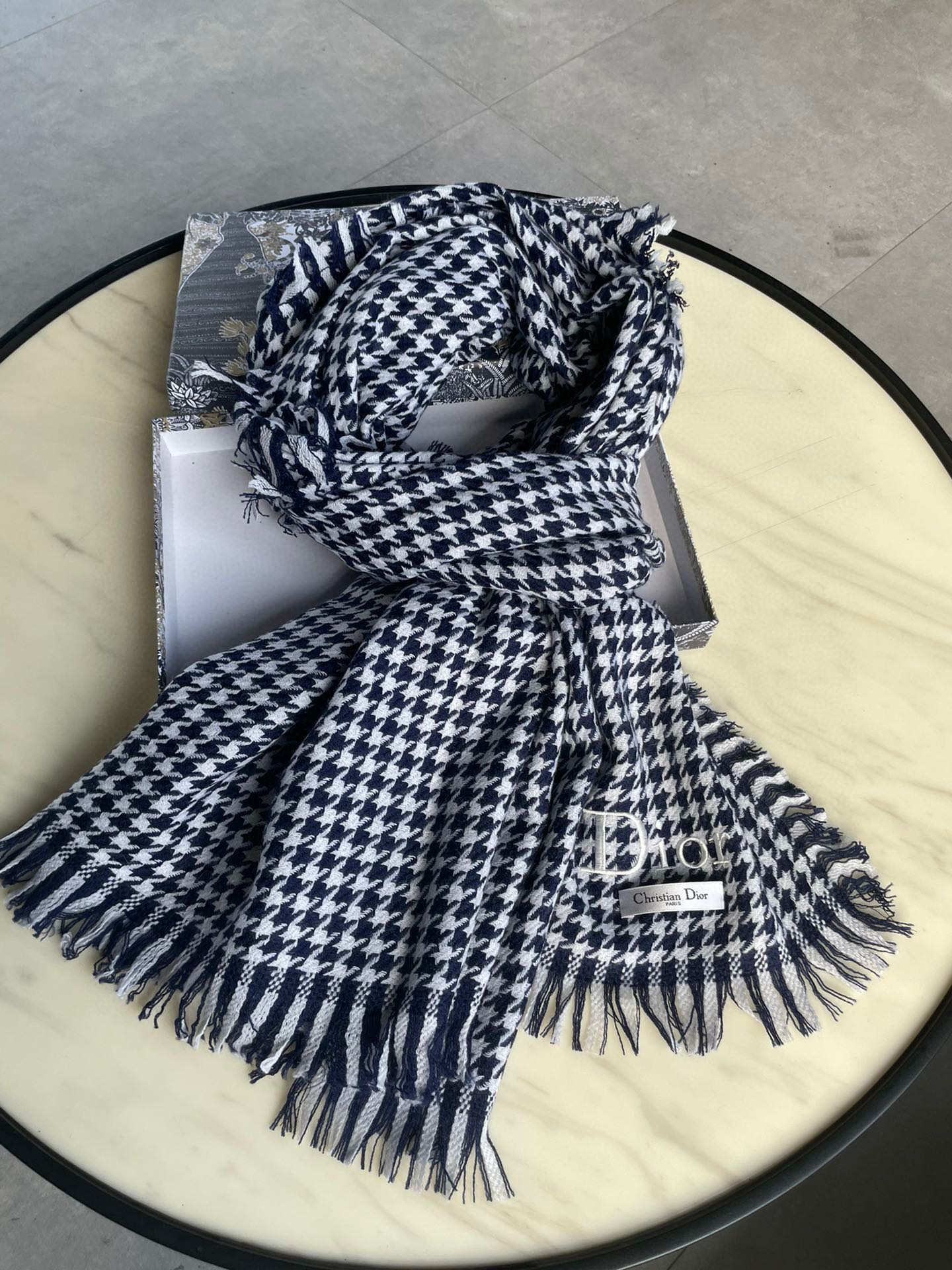 【DIOR  ディオール 】スカーフ  70*200cm  241210-BRAND OFF