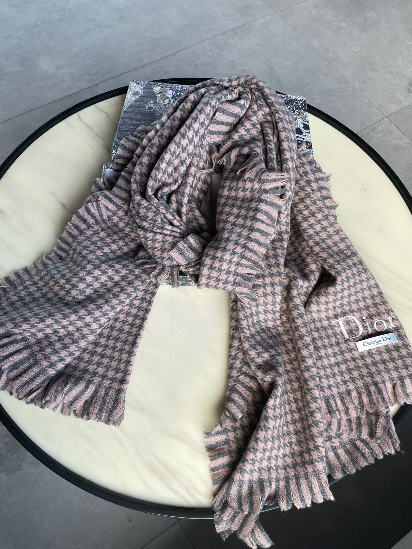 【DIOR  ディオール 】スカーフ  70*200cm  241210-BRAND OFF