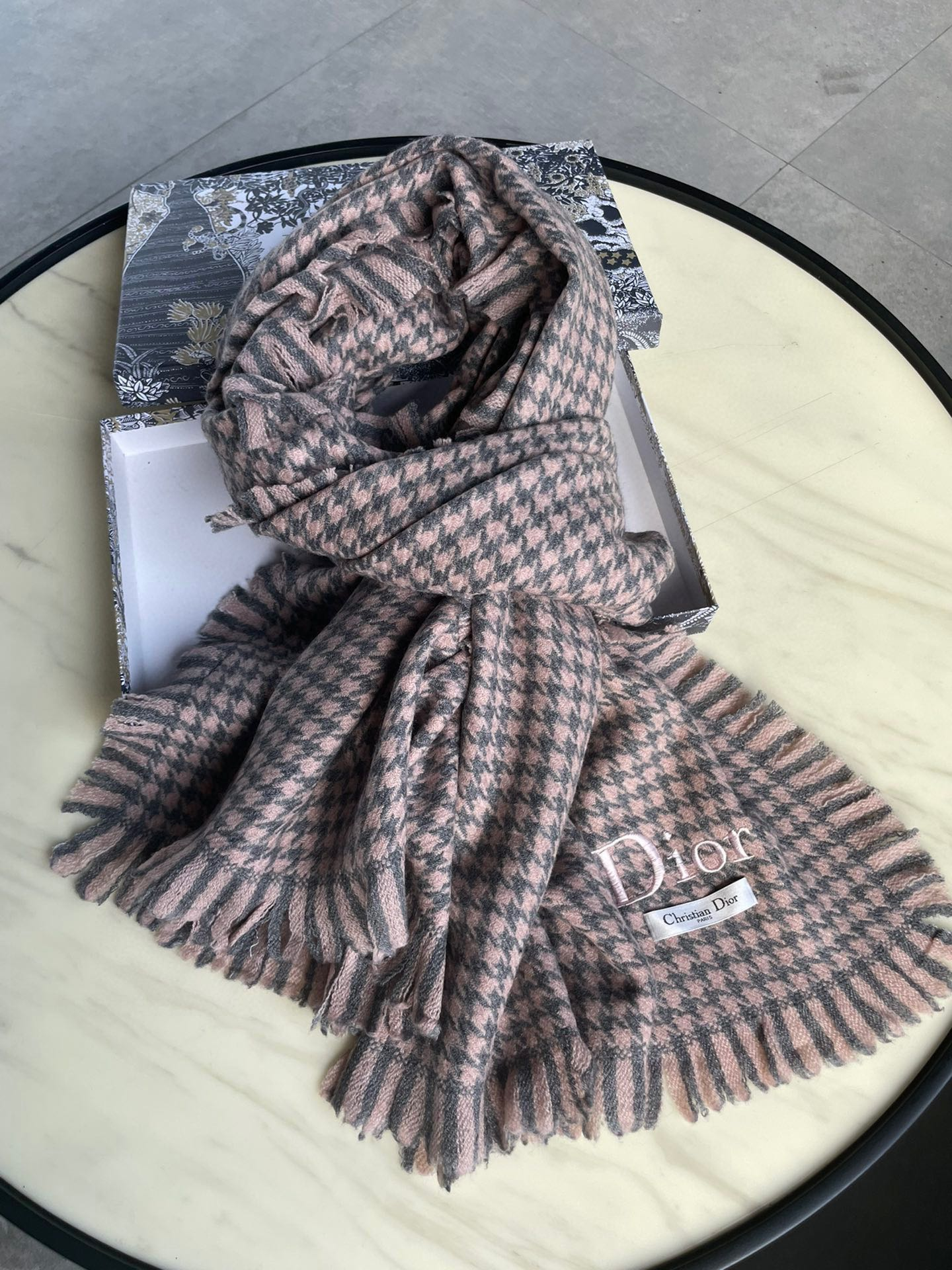 【DIOR  ディオール 】スカーフ  70*200cm  241210-BRAND OFF