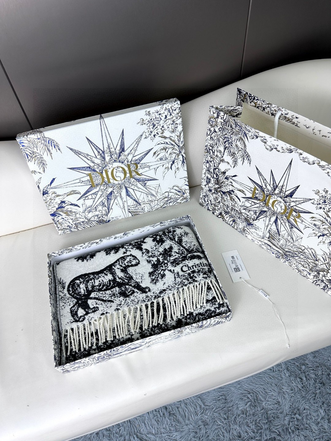 【DIOR  ディオール 】スカーフ  70*200cm  241210-BRAND OFF
