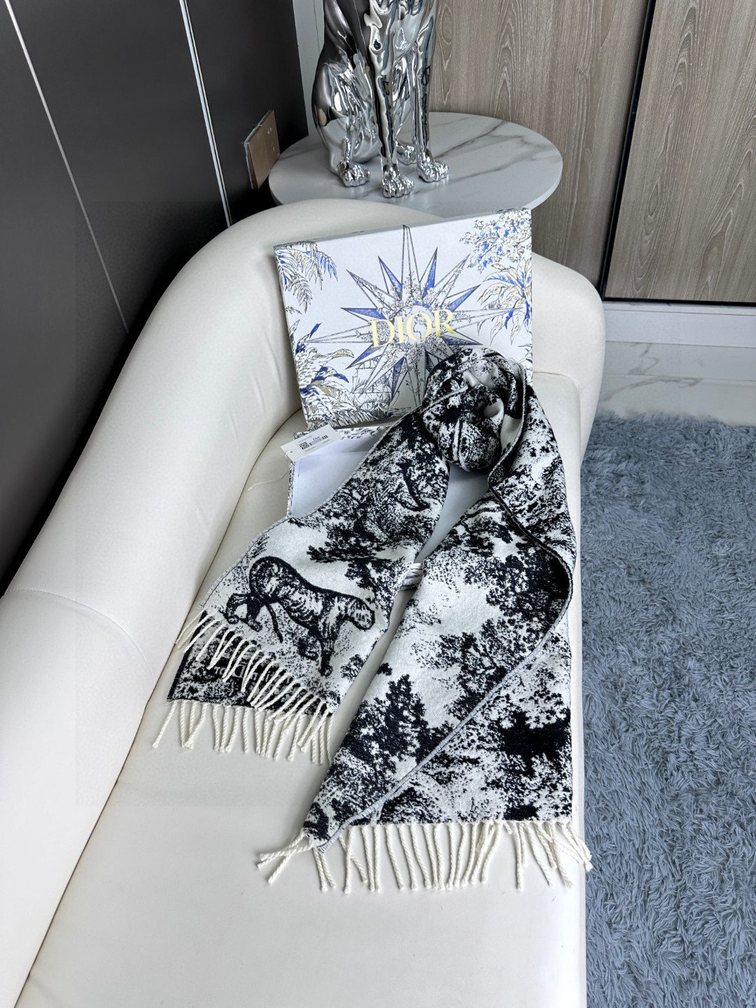 【DIOR  ディオール 】スカーフ  70*200cm  241210-BRAND OFF