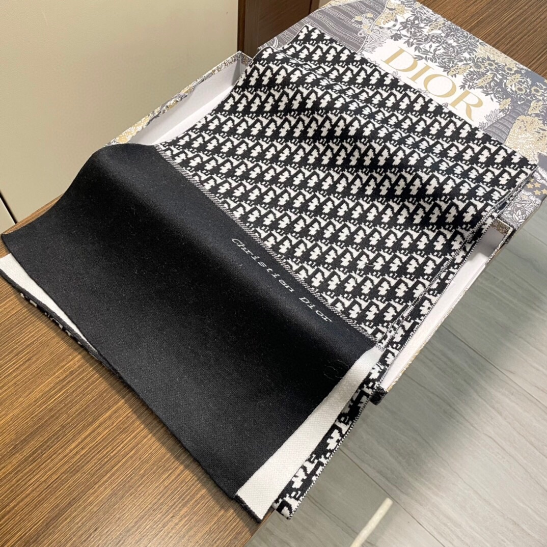 【DIOR  ディオール 】スカーフ  32*180cm  241210-BRAND OFF