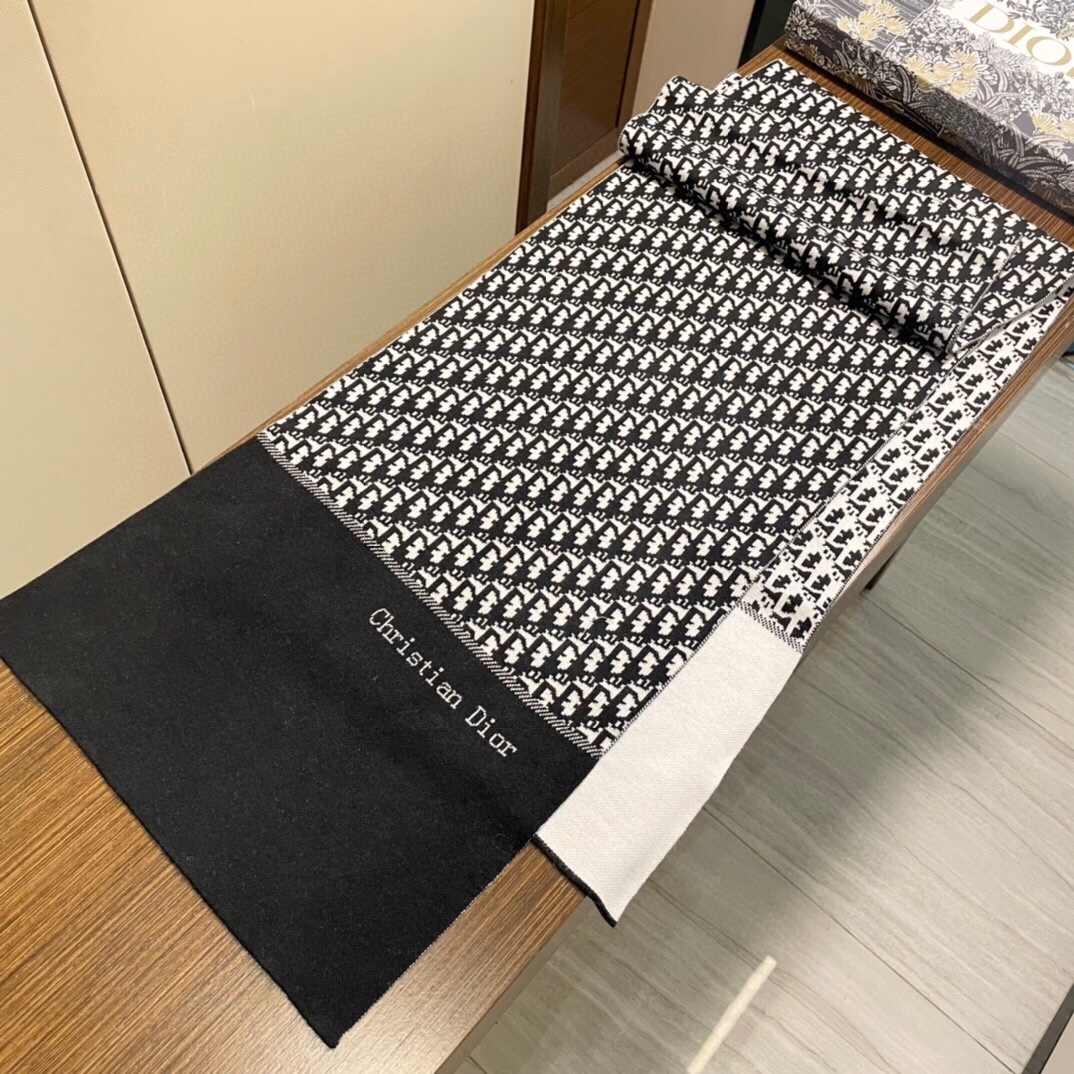 【DIOR  ディオール 】スカーフ  32*180cm  241210-BRAND OFF