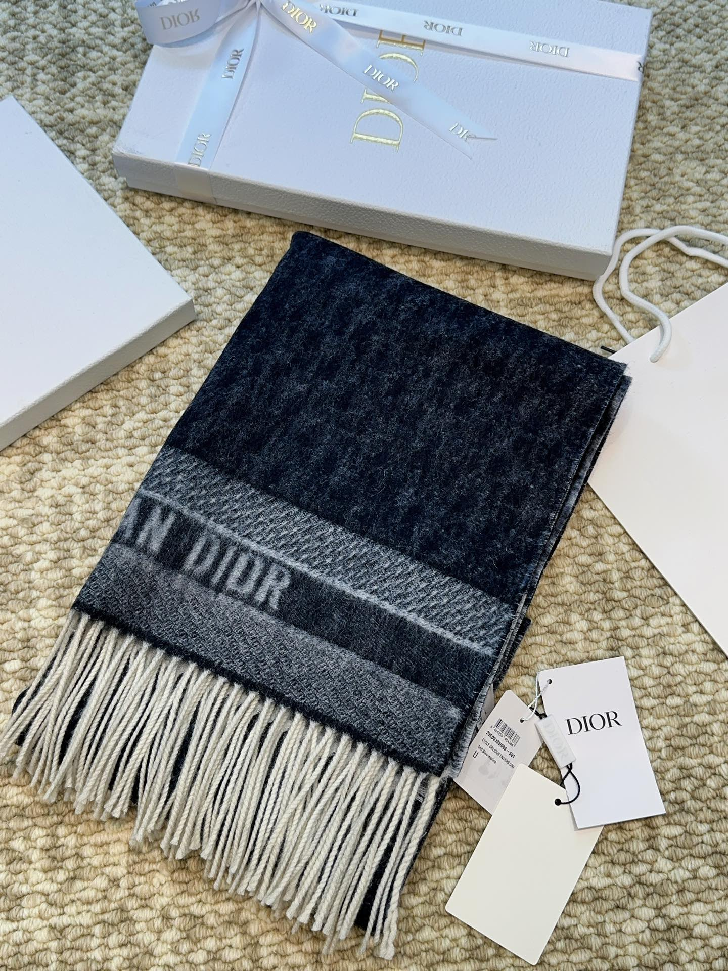 【DIOR  ディオール 】スカーフ  32*180cm  241210-BRAND OFF