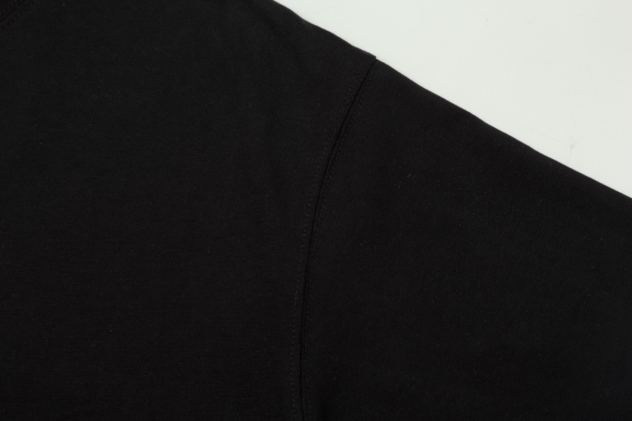【PRADA 公式旗艦店】プラダ    Tシャツご好評に付き再入荷！ 250213-BRAND OFF