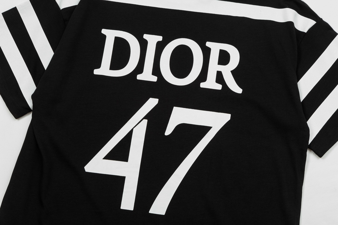 【DIOR 公式旗艦店】ディオール   Tシャツ ご好評に付き再入荷 250210-BRAND OFF