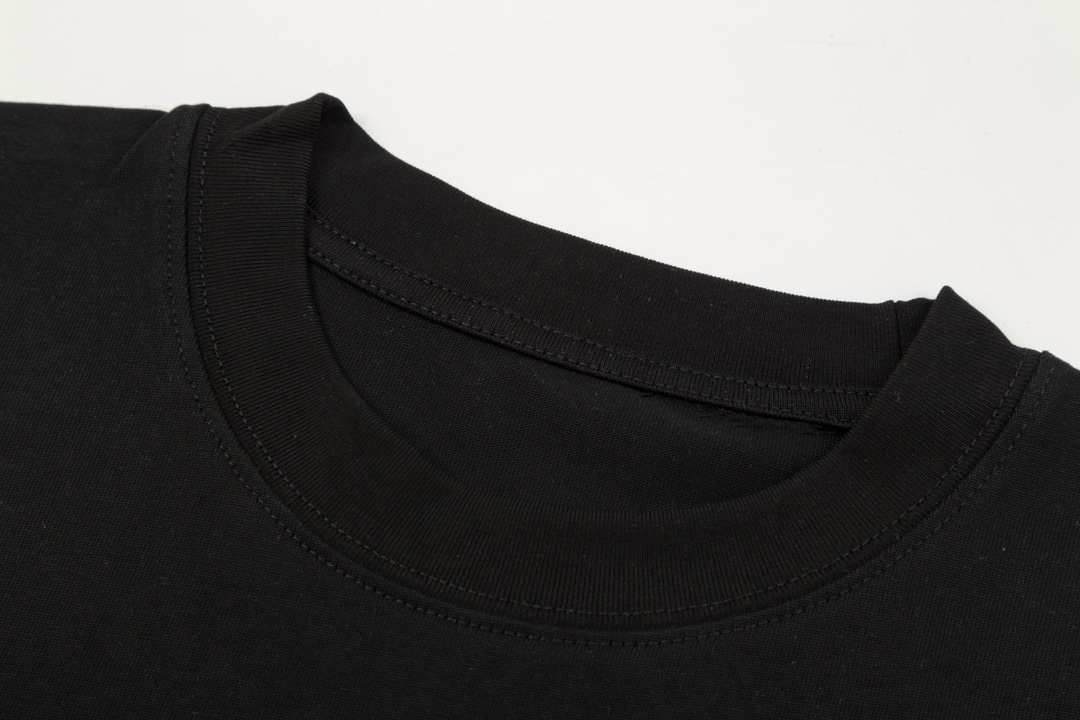 【DIOR 公式旗艦店】ディオール   Tシャツ ご好評に付き再入荷 250210-BRAND OFF