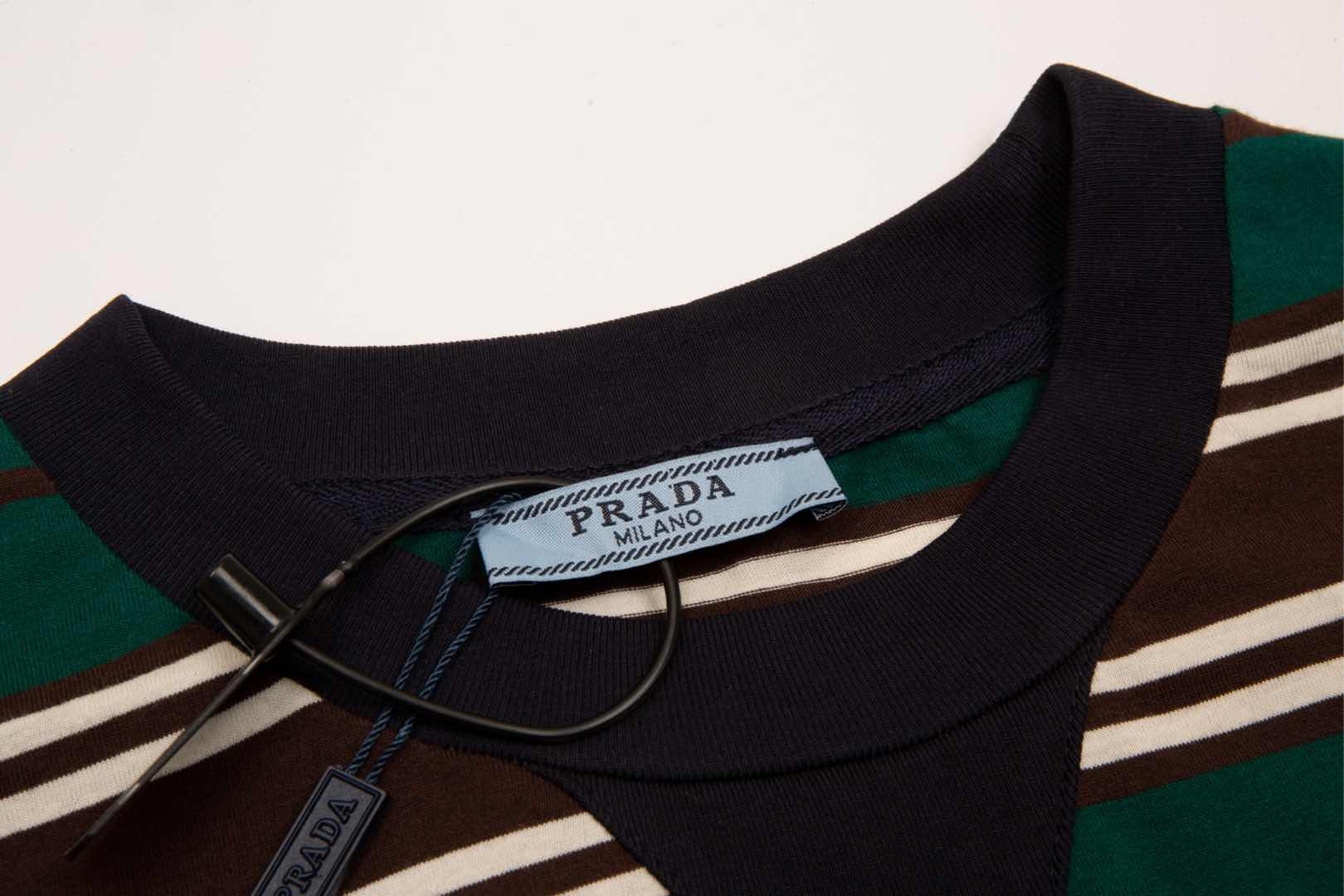 【PRADA 公式旗艦店】プラダ    Tシャツご好評に付き再入荷！ 250213-BRAND OFF