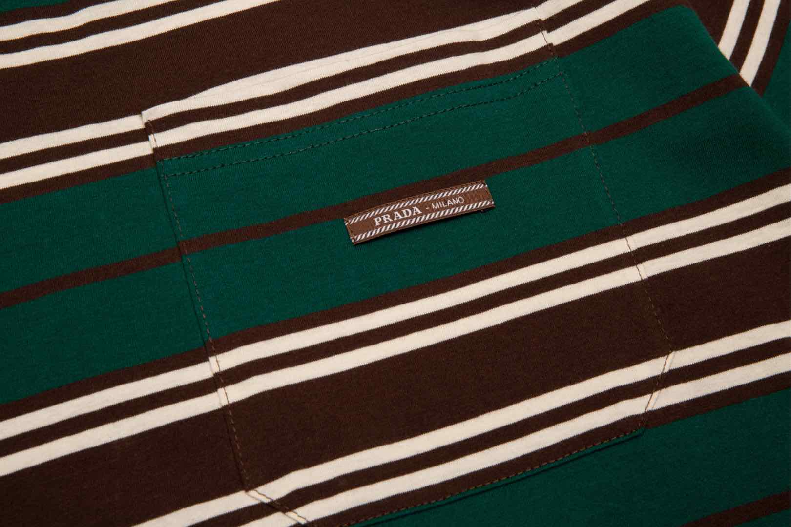 【PRADA 公式旗艦店】プラダ    Tシャツご好評に付き再入荷！ 250213-BRAND OFF