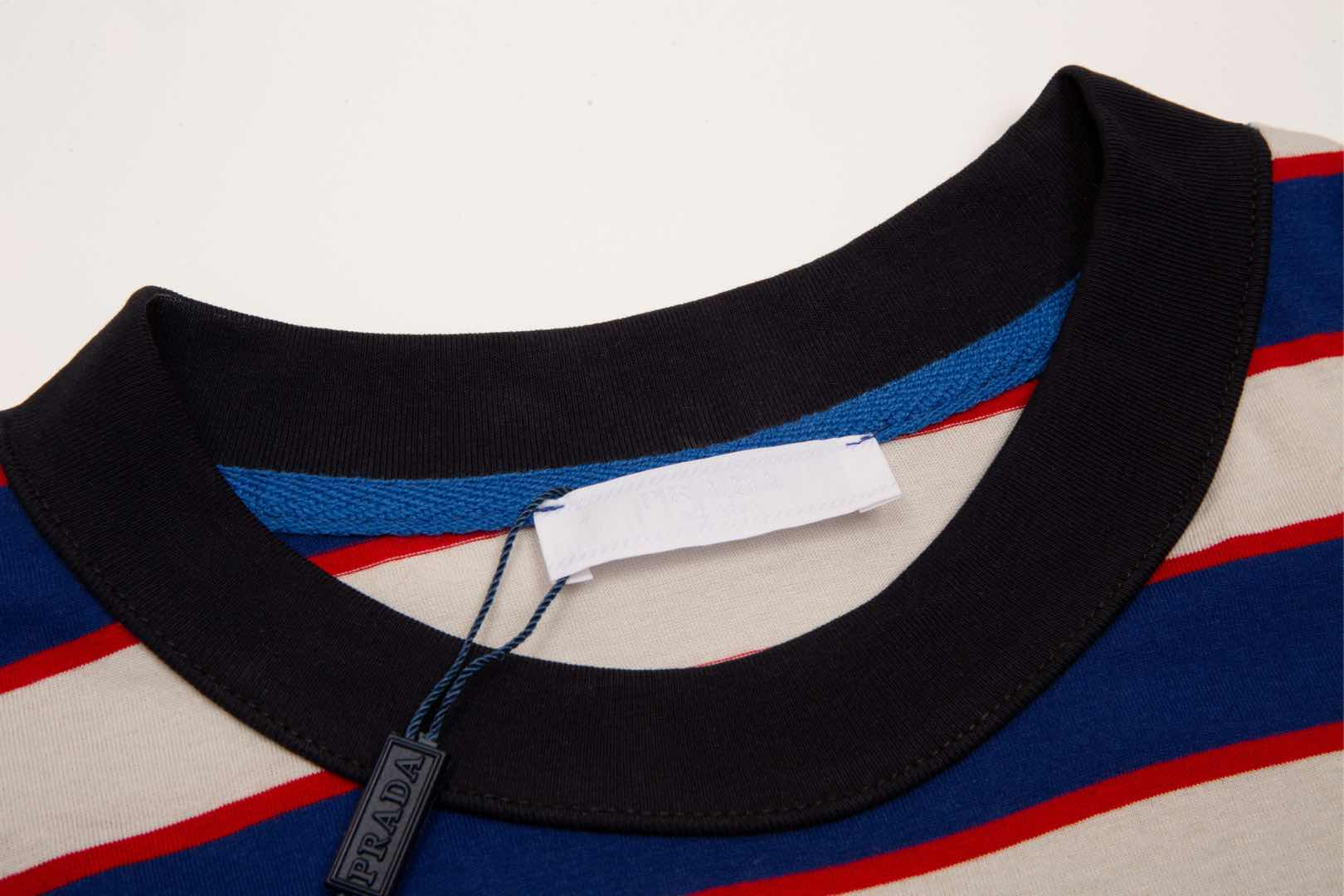【PRADA 公式旗艦店】プラダ    Tシャツご好評に付き再入荷！ 250213-BRAND OFF