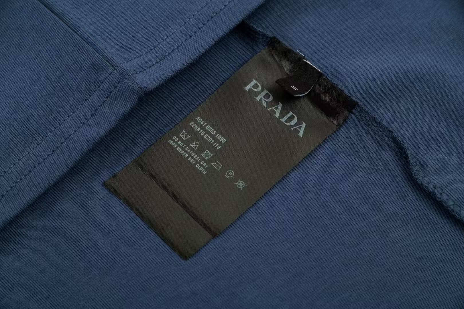【PRADA 公式旗艦店】プラダ    Tシャツご好評に付き再入荷！ 250213-BRAND OFF