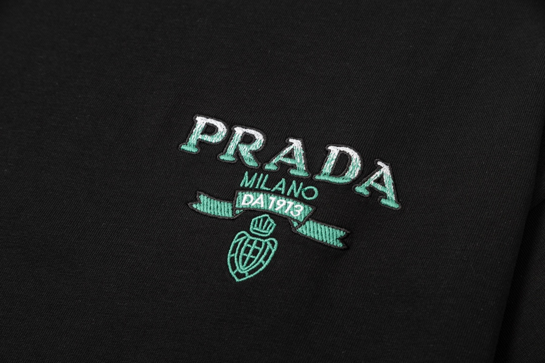【PRADA 公式旗艦店】プラダ    Tシャツご好評に付き再入荷！ 250213-BRAND OFF