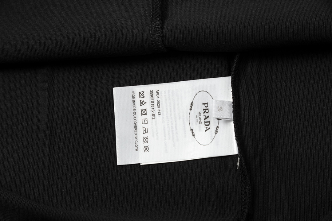 【PRADA 公式旗艦店】プラダ    Tシャツご好評に付き再入荷！ 250213-BRAND OFF