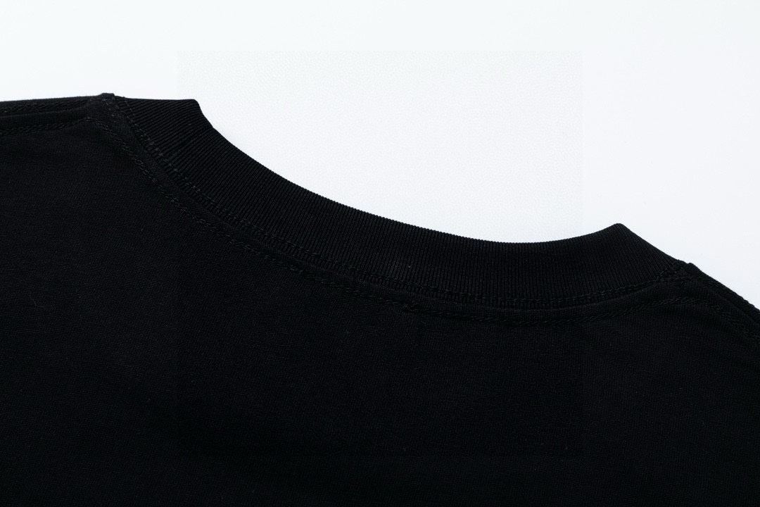 【PRADA 公式旗艦店】プラダ    Tシャツご好評に付き再入荷！ 250213-BRAND OFF
