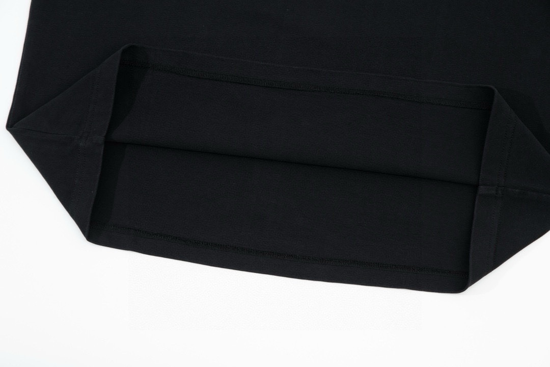 【PRADA 公式旗艦店】プラダ    Tシャツご好評に付き再入荷！ 250213-BRAND OFF
