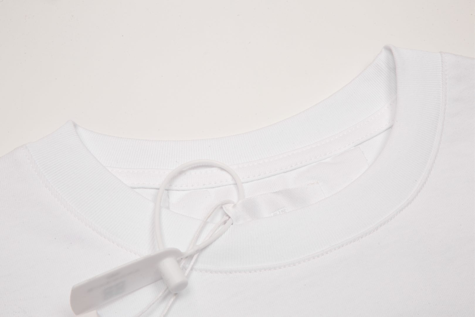 【GIVENCHY   公式旗艦店】 ジバンシー   Tシャツ ご好評に付き再入荷！ 250215-BRAND OFF