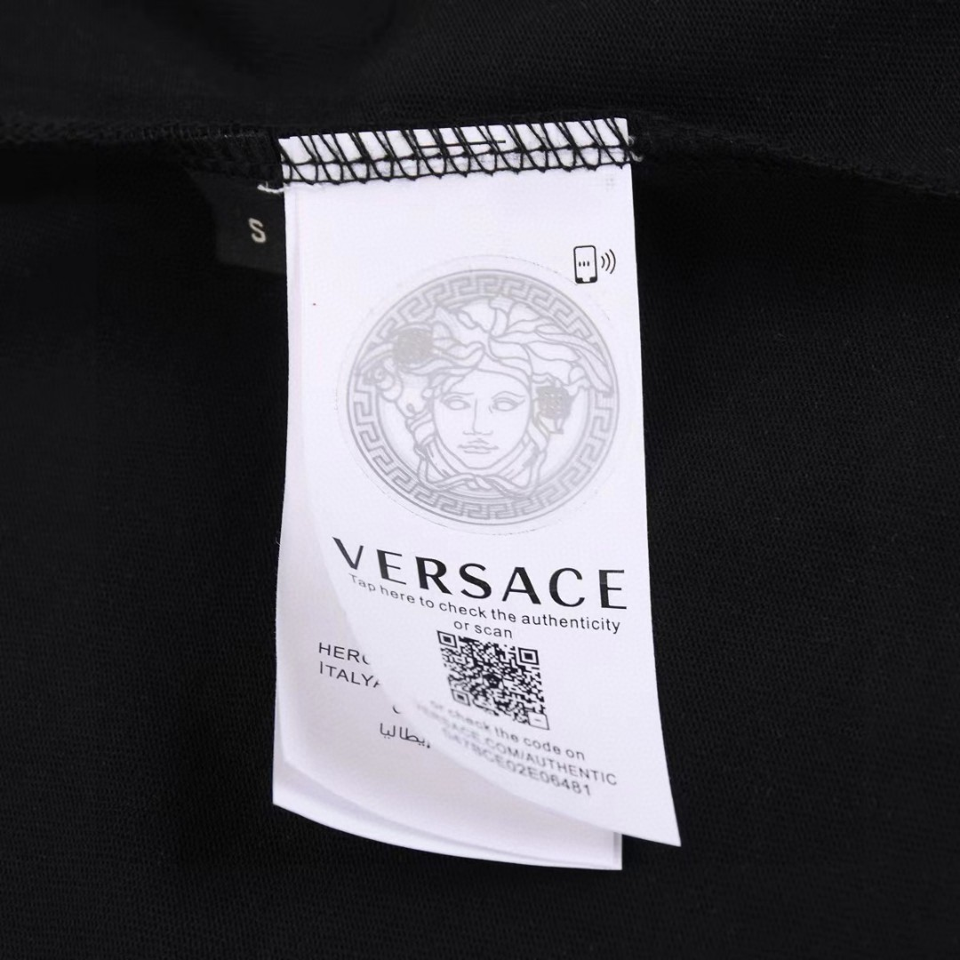 【VERSACE  公式旗艦店】ヴェルサーチ Tシャツご好評に付き再入荷  250218-BRAND OFF