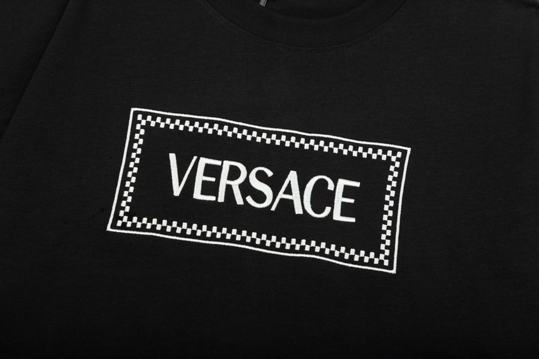 【VERSACE  公式旗艦店】ヴェルサーチ  Tシャツ ご好評に付き再入荷！250218-BRAND OFF
