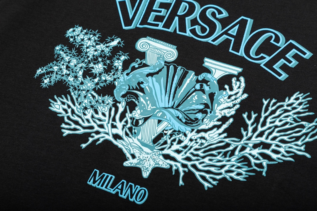 【VERSACE  公式旗艦店】ヴェルサーチ  Tシャツ ご好評に付き再入荷！250218-BRAND OFF