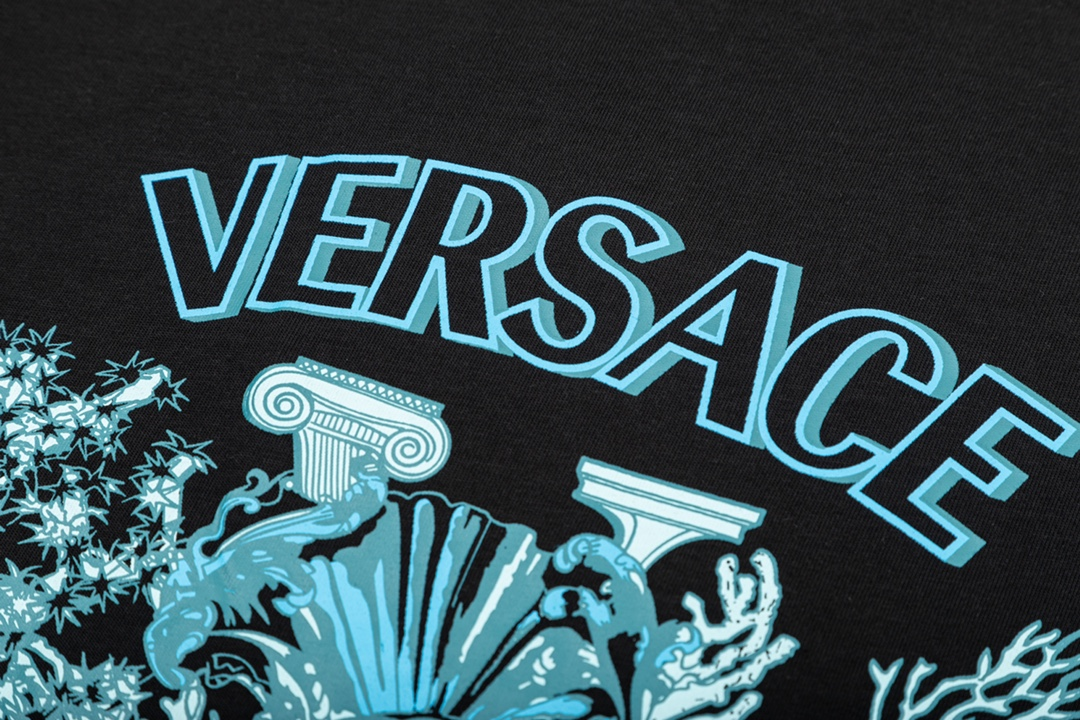 【VERSACE  公式旗艦店】ヴェルサーチ  Tシャツ ご好評に付き再入荷！250218-BRAND OFF