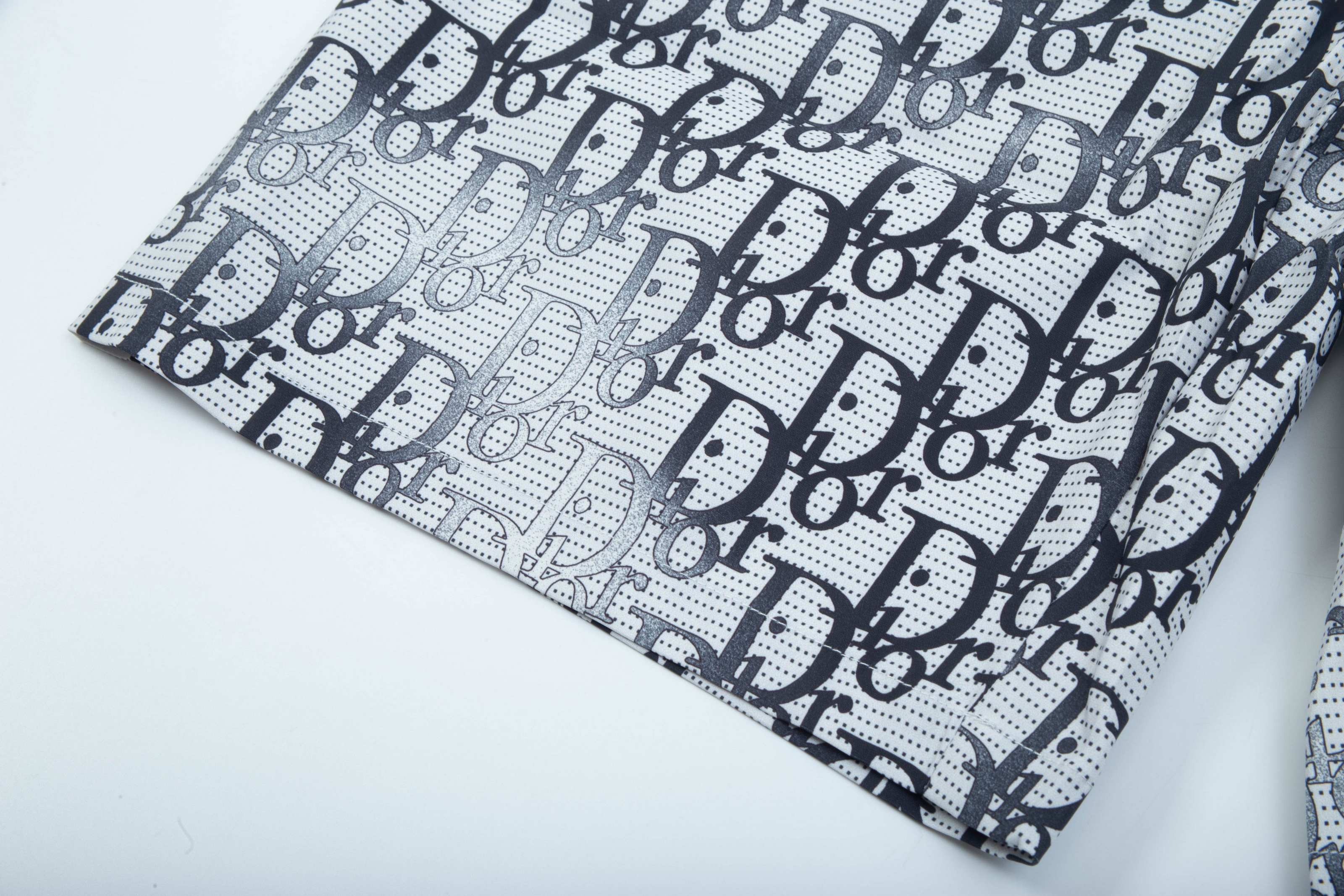 【DIOR  公式旗艦店】ディオール  ショートパンツご好評に付き再入荷！250225-BRAND OFF