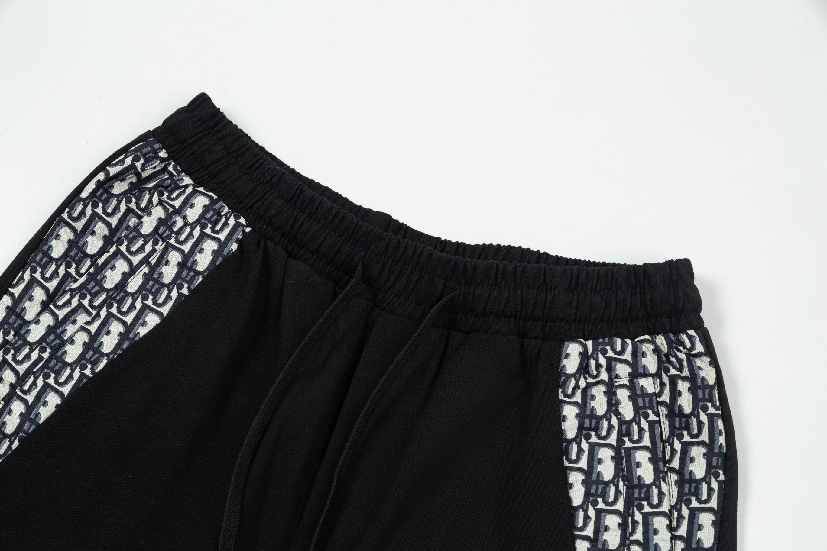 【DIOR  公式旗艦店】ディオール  ショートパンツご好評に付き再入荷！250225-BRAND OFF