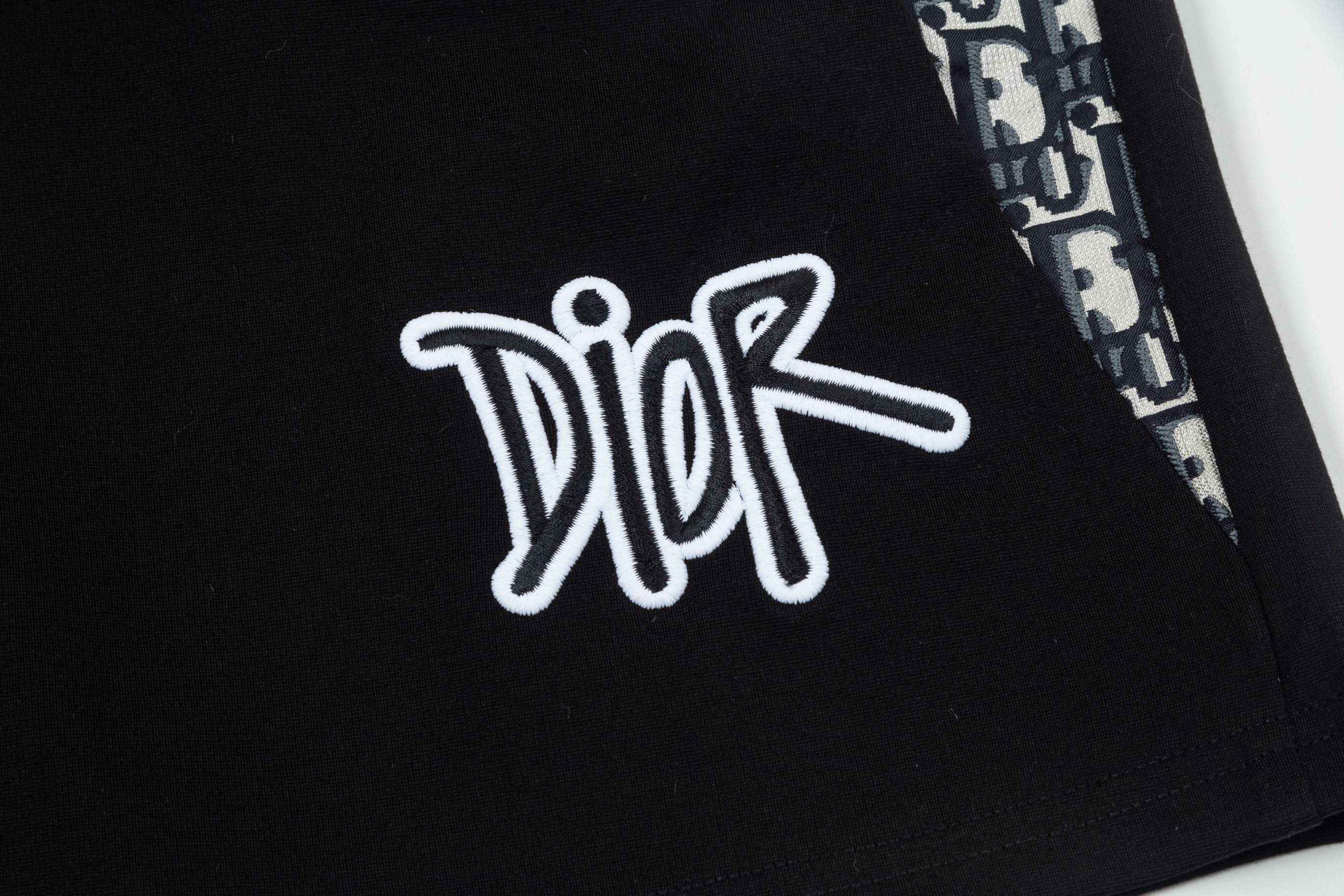 【DIOR  公式旗艦店】ディオール  ショートパンツご好評に付き再入荷！250225-BRAND OFF