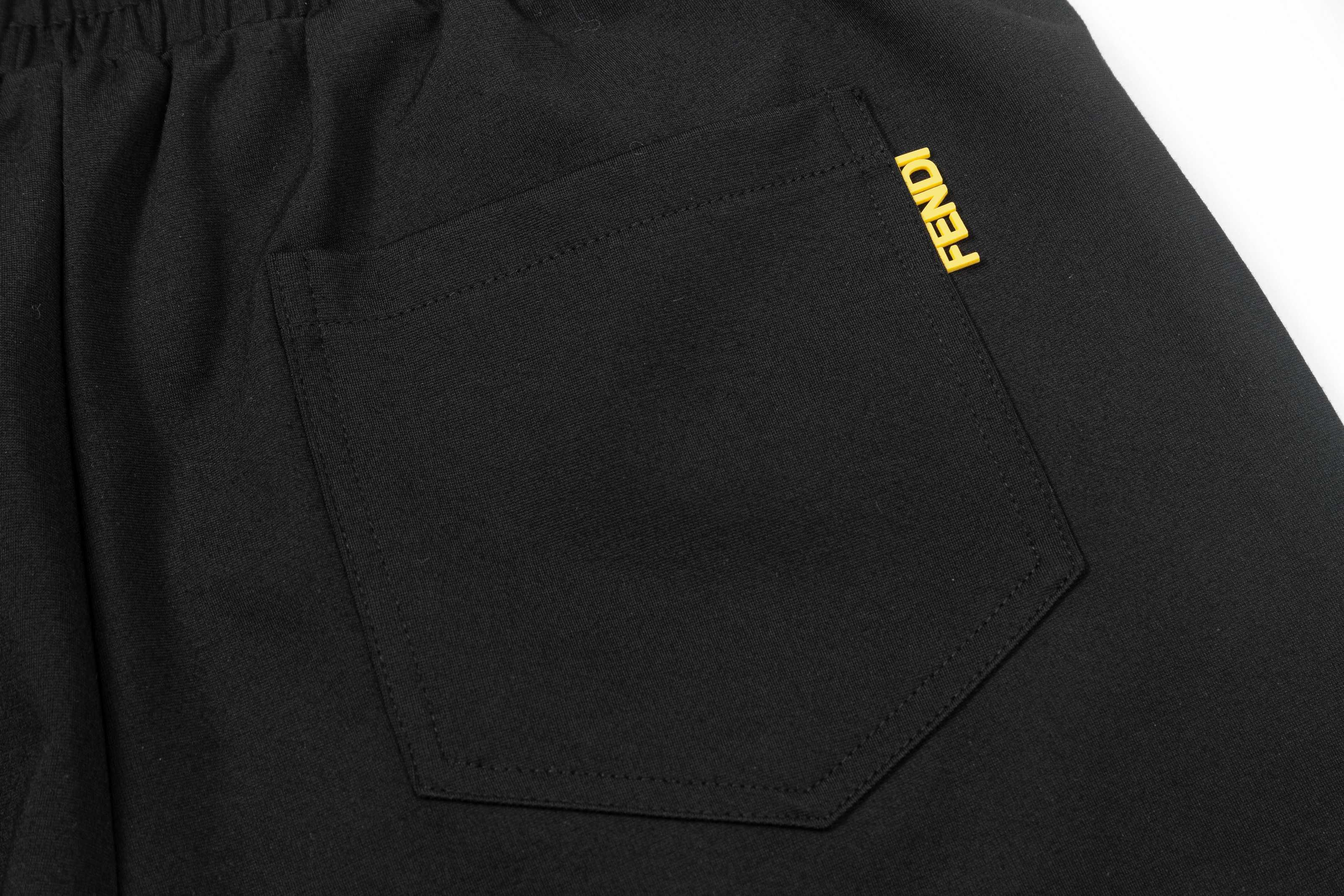 【FENDI  公式旗艦店】フェンディ  ショートパンツご好評に付き再入荷！250226-BRAND OFF