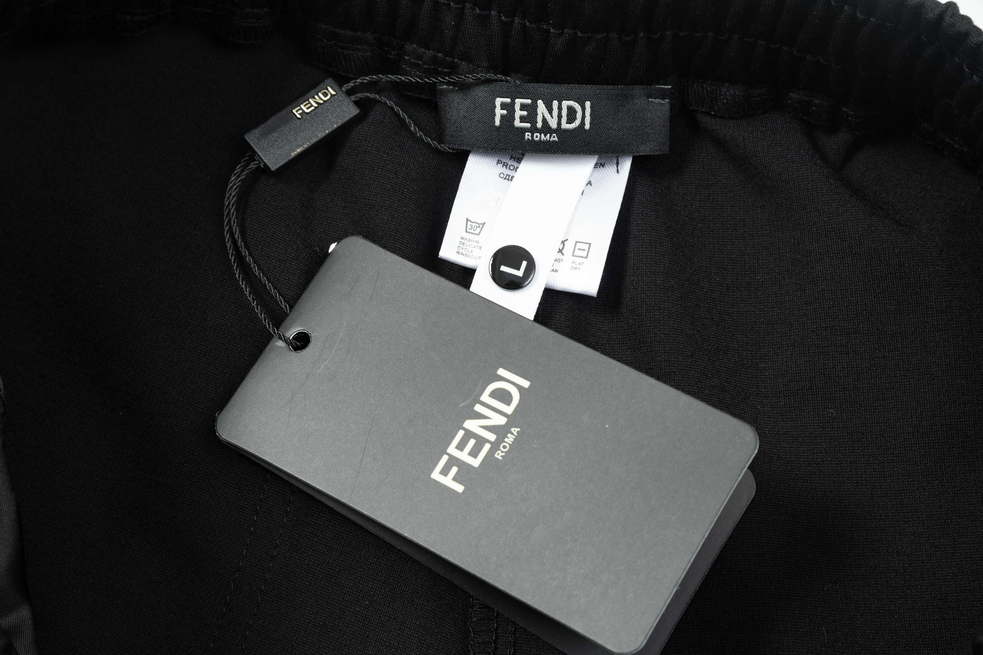 【FENDI  公式旗艦店】フェンディ  ショートパンツご好評に付き再入荷！250226-BRAND OFF