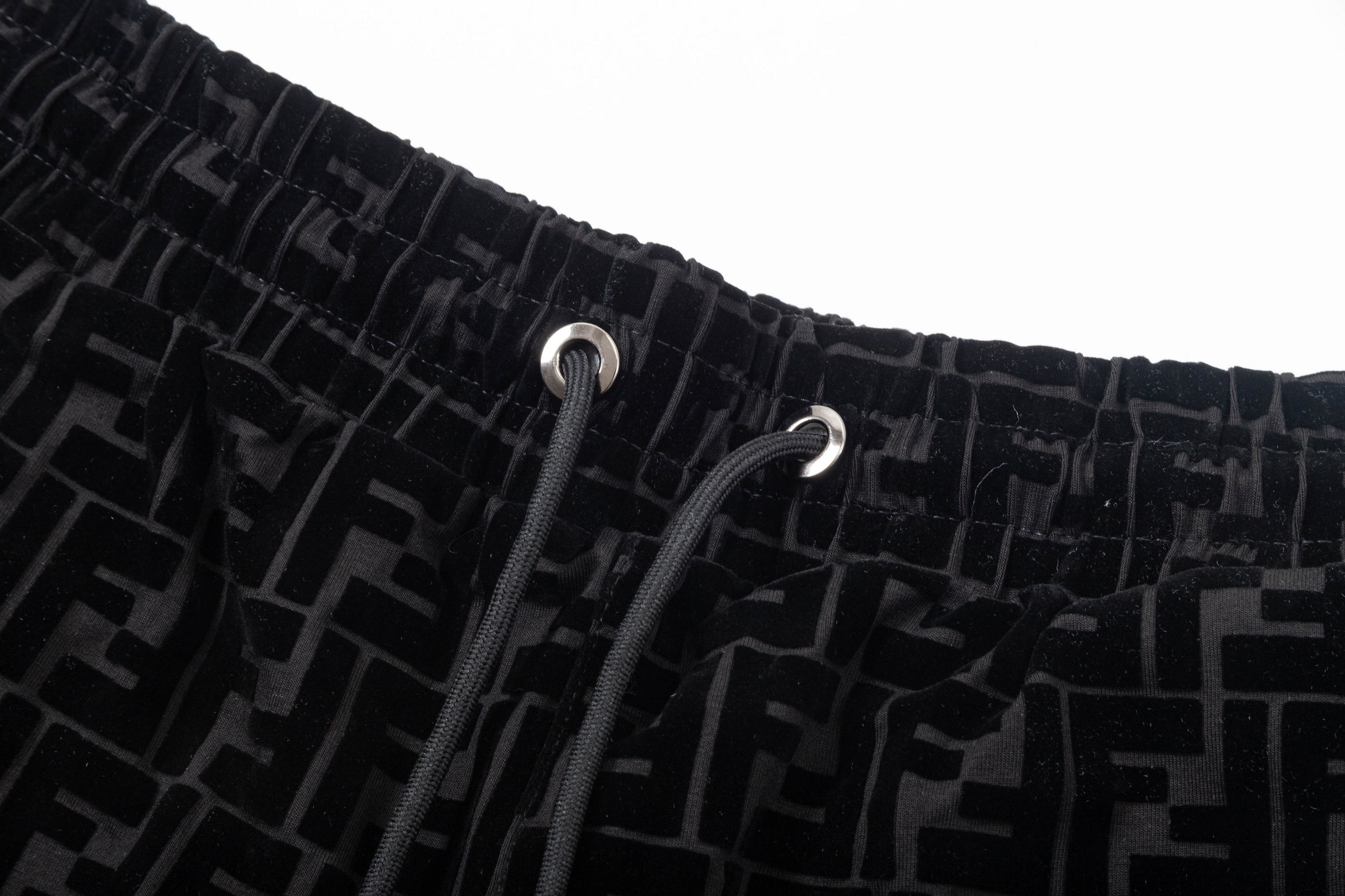 【FENDI   公式旗艦店】フェンディ  ショートパンツご好評に付き再入荷！250226-BRAND OFF