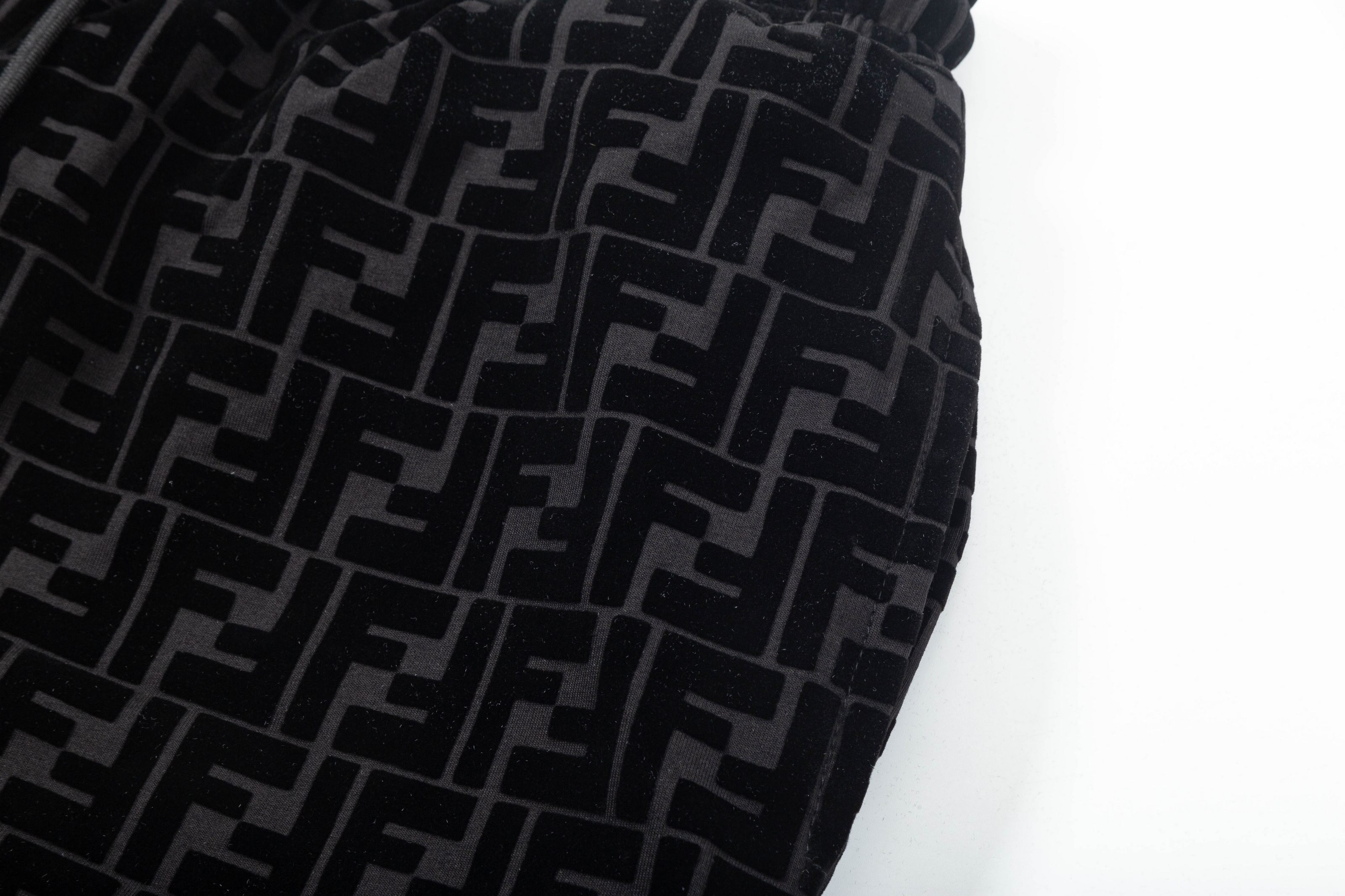 【FENDI   公式旗艦店】フェンディ  ショートパンツご好評に付き再入荷！250226-BRAND OFF