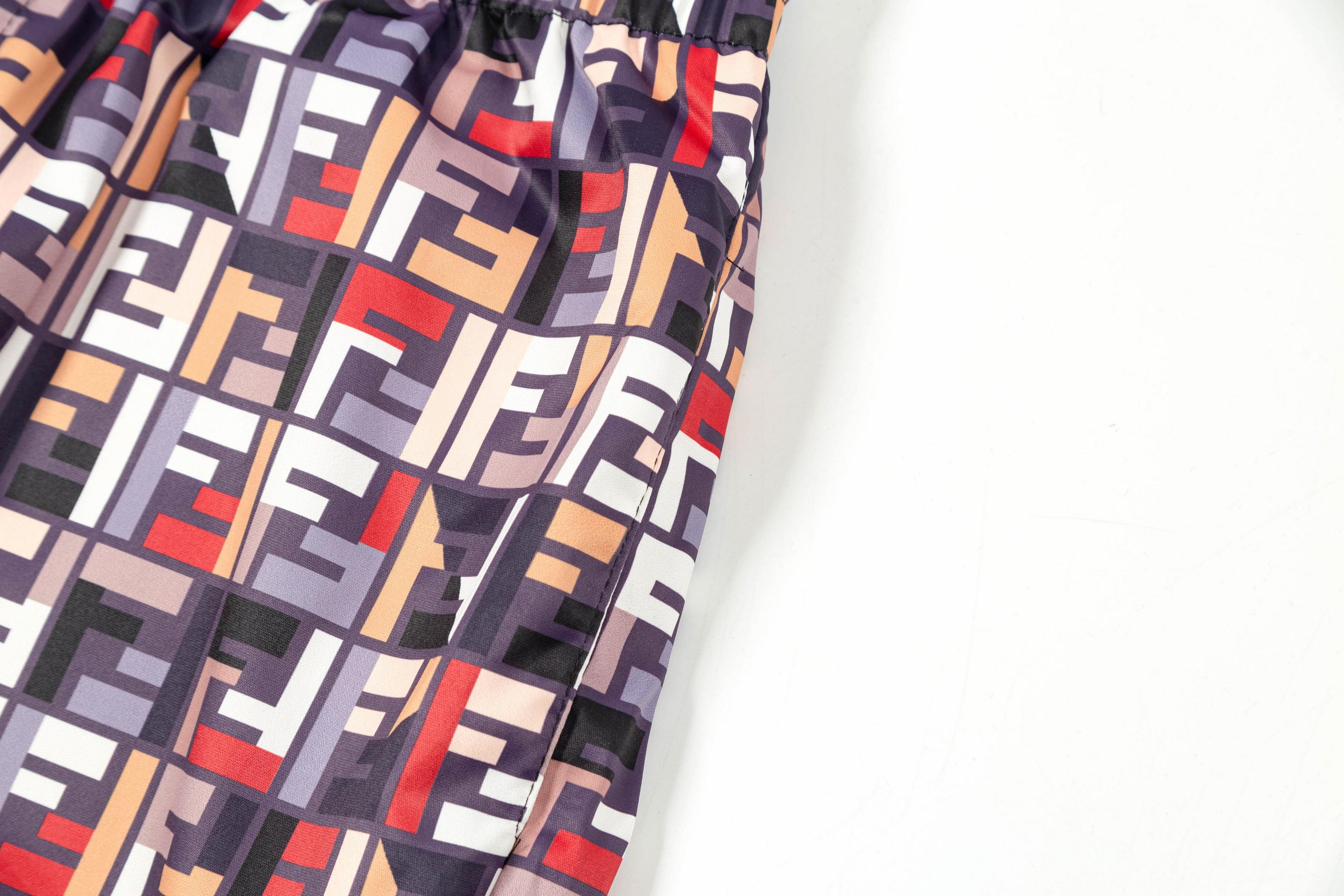 【FENDI   公式旗艦店】フェンディ  ショートパンツご好評に付き再入荷！250226-BRAND OFF