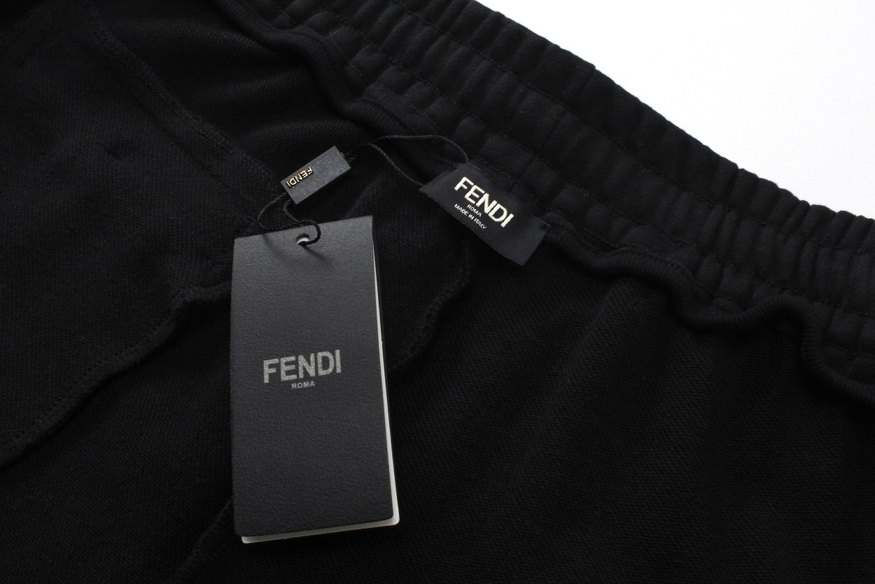 【FENDI  公式旗艦店】フェンディ  ショートパンツご好評に付き再入荷！250226-BRAND OFF