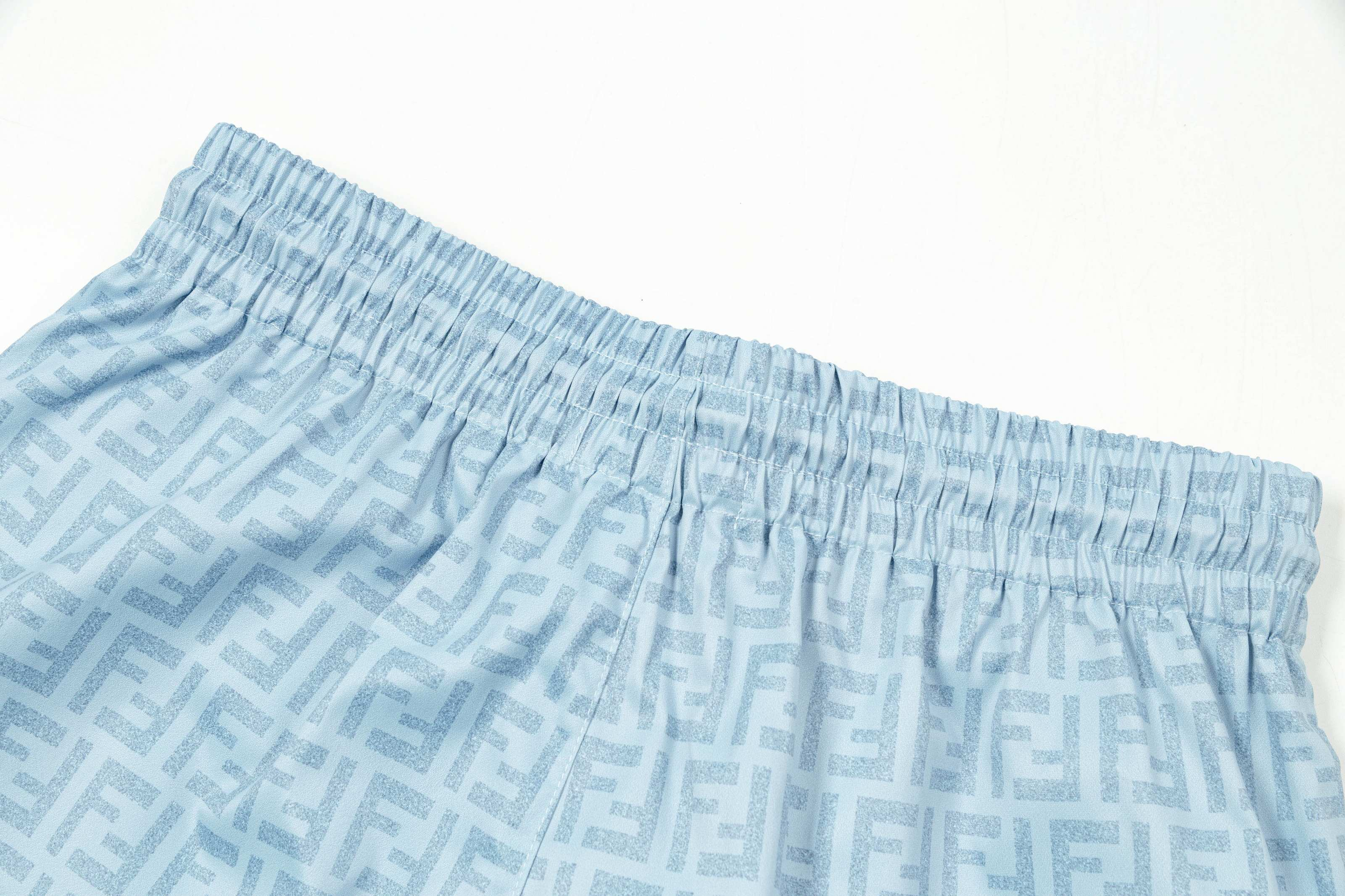 【FENDI   公式旗艦店】フェンディ  ショートパンツご好評に付き再入荷！250226-BRAND OFF