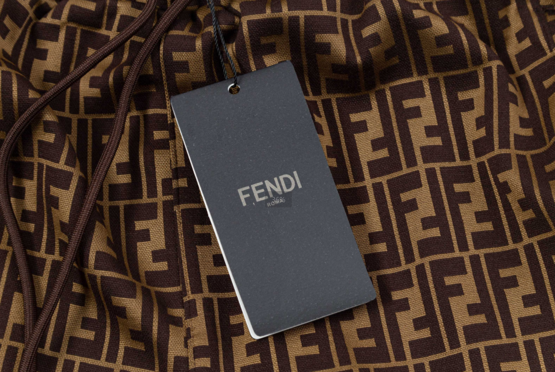 【FENDI   公式旗艦店】フェンディ  ショートパンツご好評に付き再入荷！250226-BRAND OFF