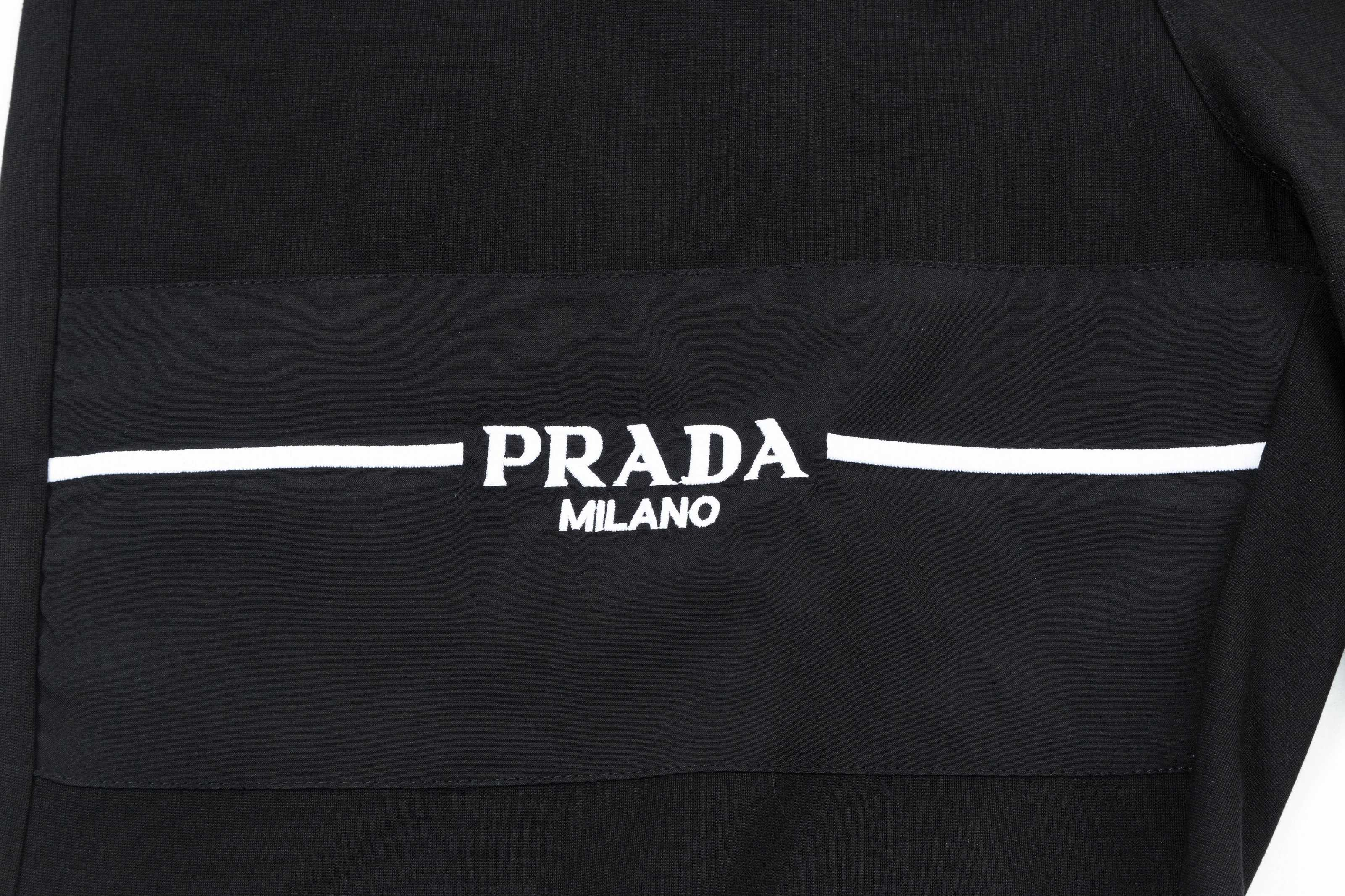 【PRADA  公式旗艦店】プラダ ショートパンツご好評に付き再入荷！250227-BRAND OFF