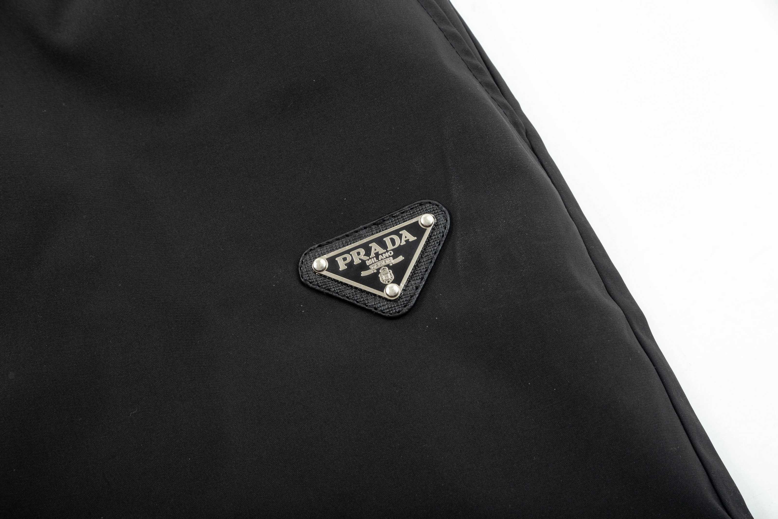 【PRADA  公式旗艦店】プラダ ショートパンツご好評に付き再入荷！250227-BRAND OFF