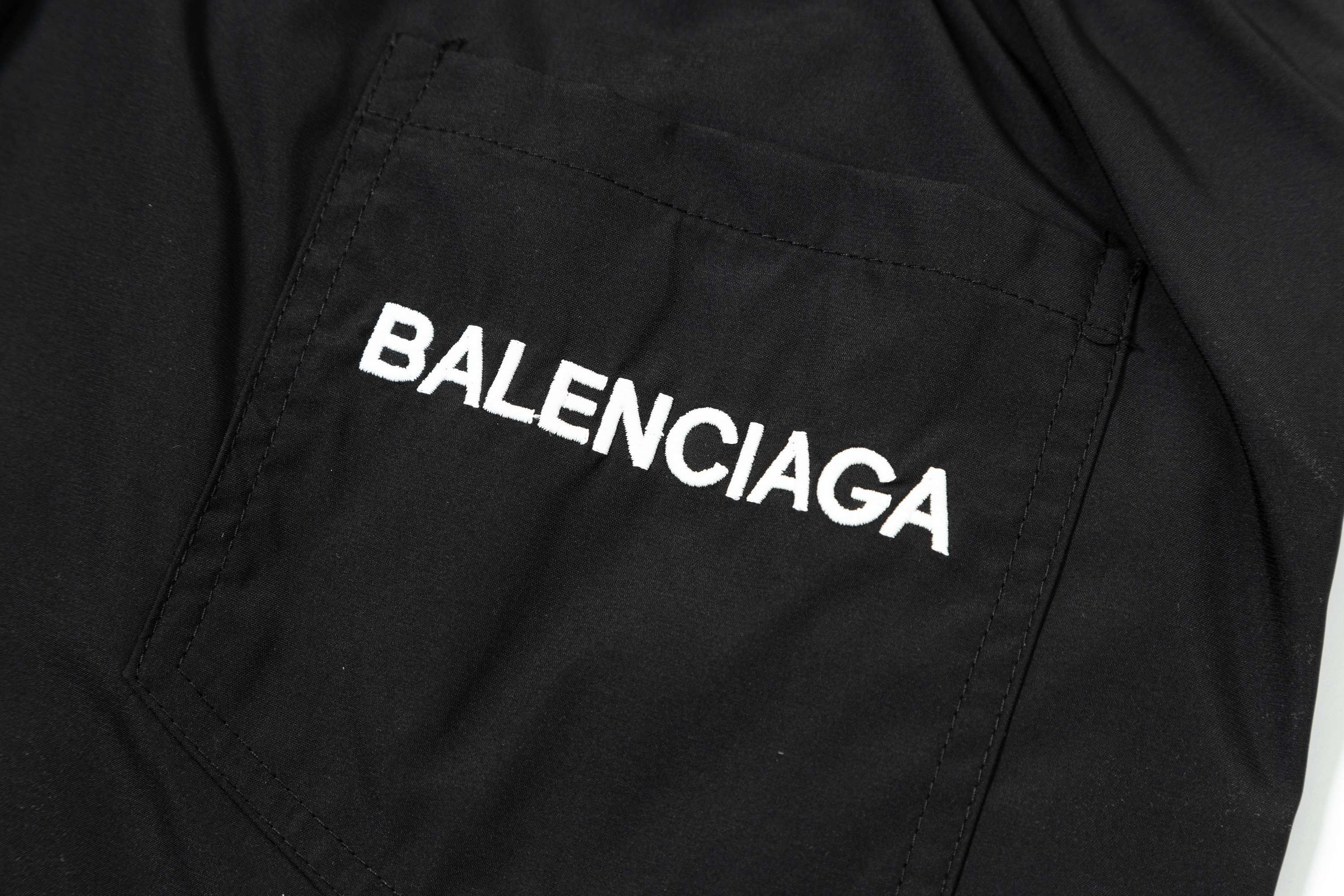 【BALENCIAGA  公式旗艦店】バレンシアガ   ショートパンツご好評に付き再入荷！250227-BRAND OFF