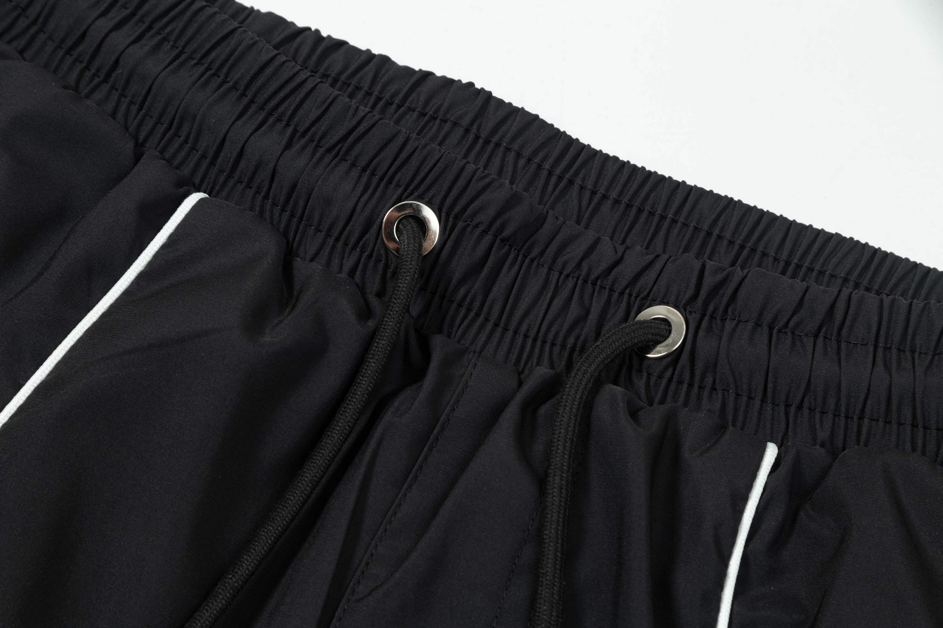 【ThomBrowne   公式旗艦店】トムブラウン  ショートパンツご好評に付き再入荷！250227-BRAND OFF