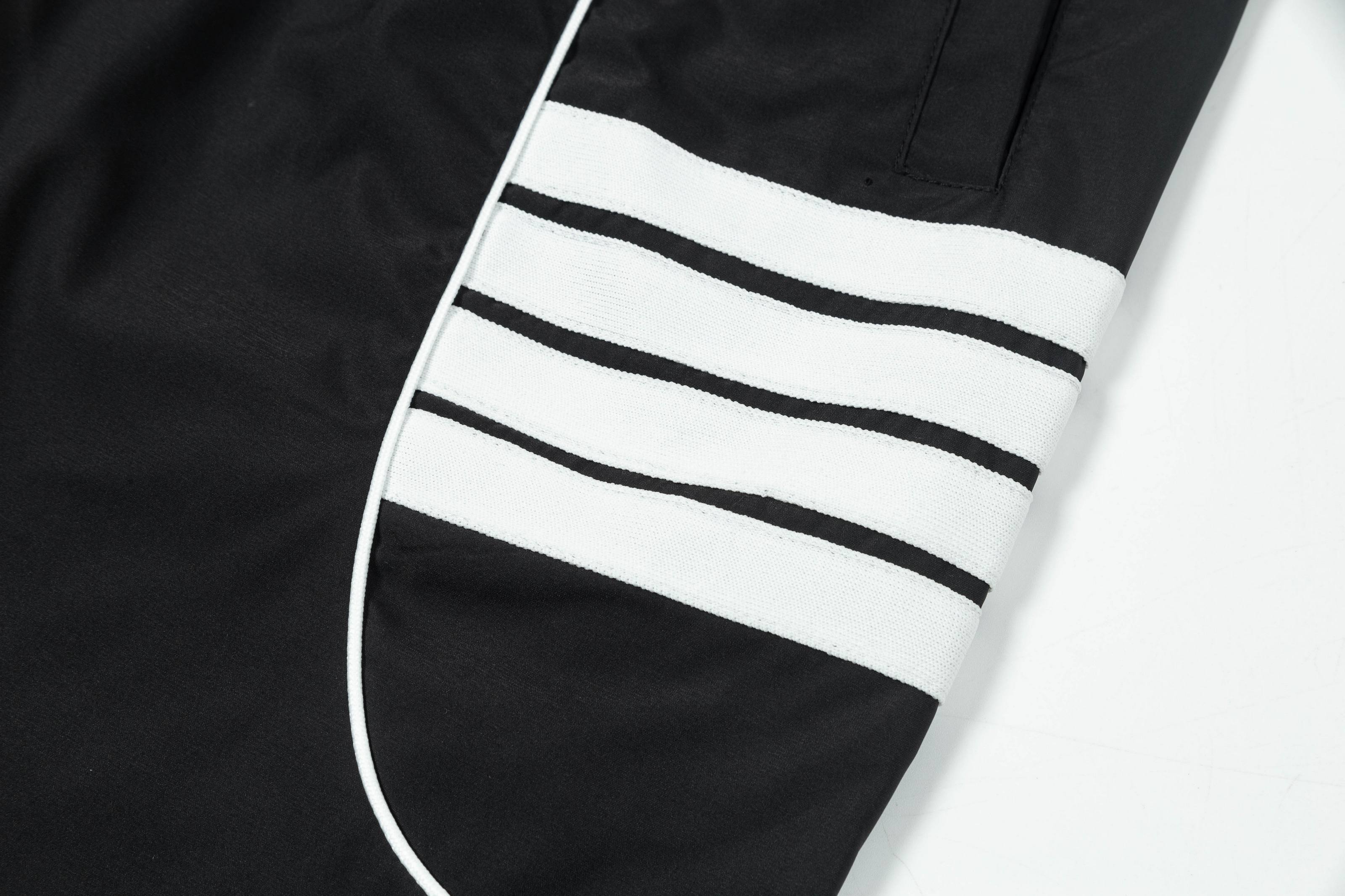 【ThomBrowne   公式旗艦店】トムブラウン  ショートパンツご好評に付き再入荷！250227-BRAND OFF