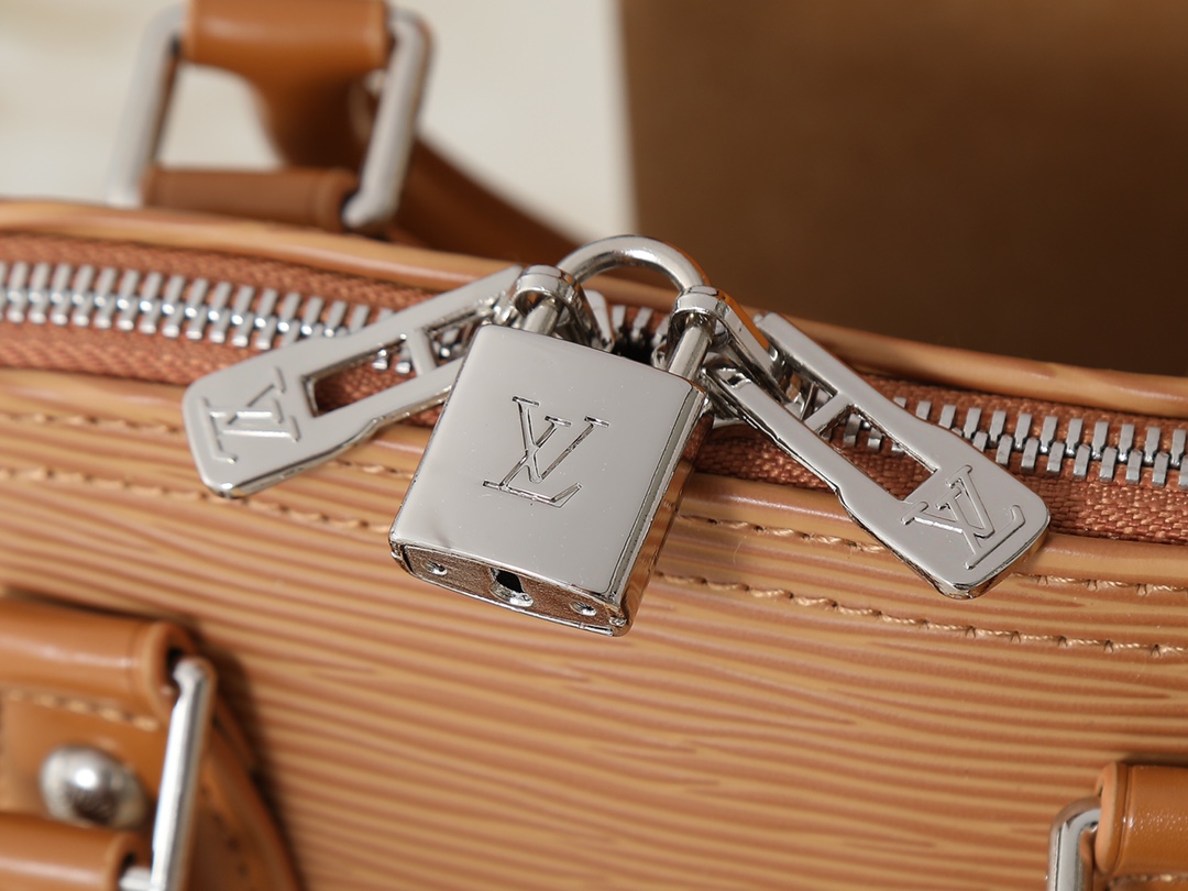 LOUIS VUITTON（ルイヴィトン）Alma BB クロスボディバッグ-BRAND OFF