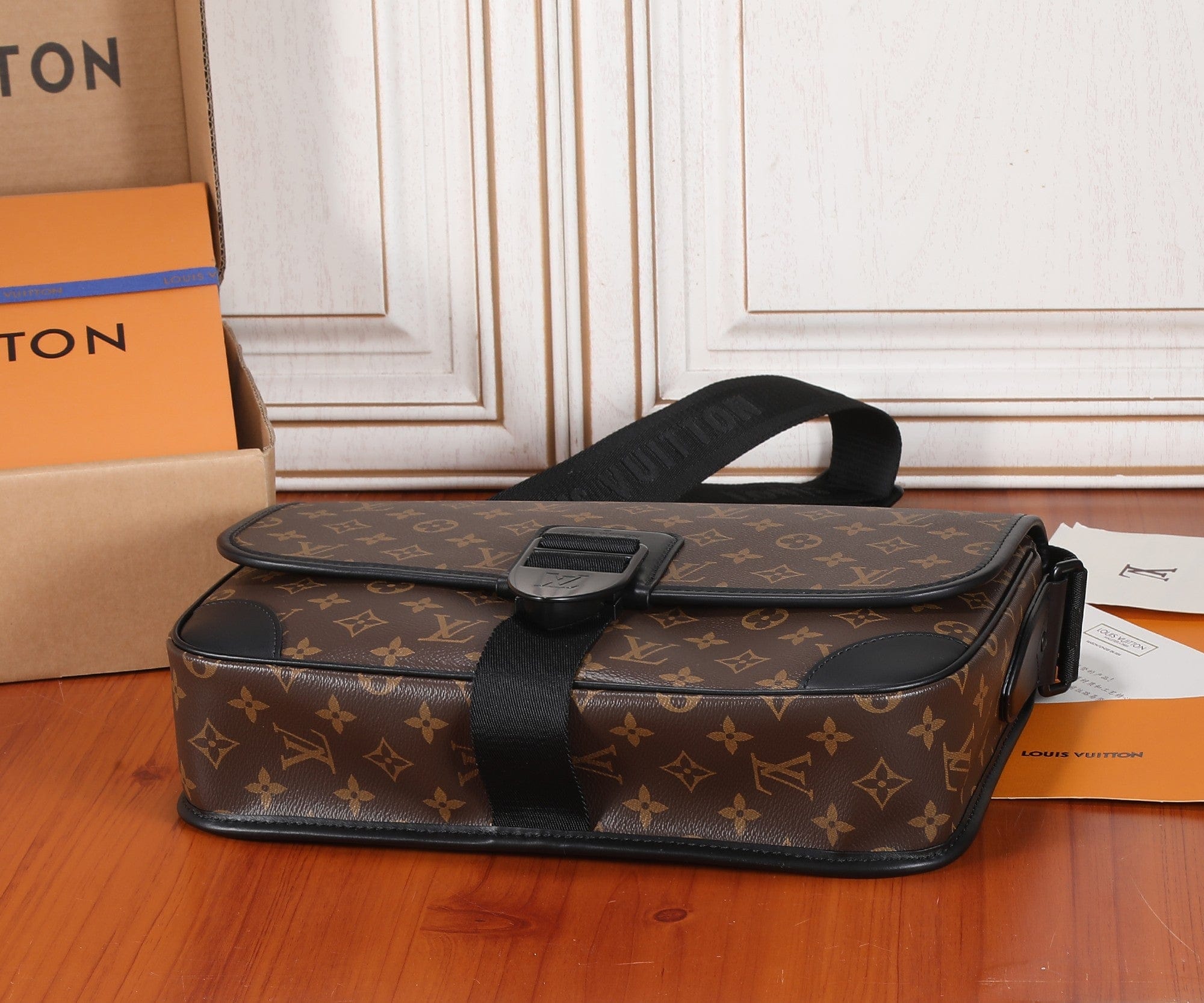 LOUIS VUITTON バッグ アーチ― メッセンジャー M46328-BRAND OFF
