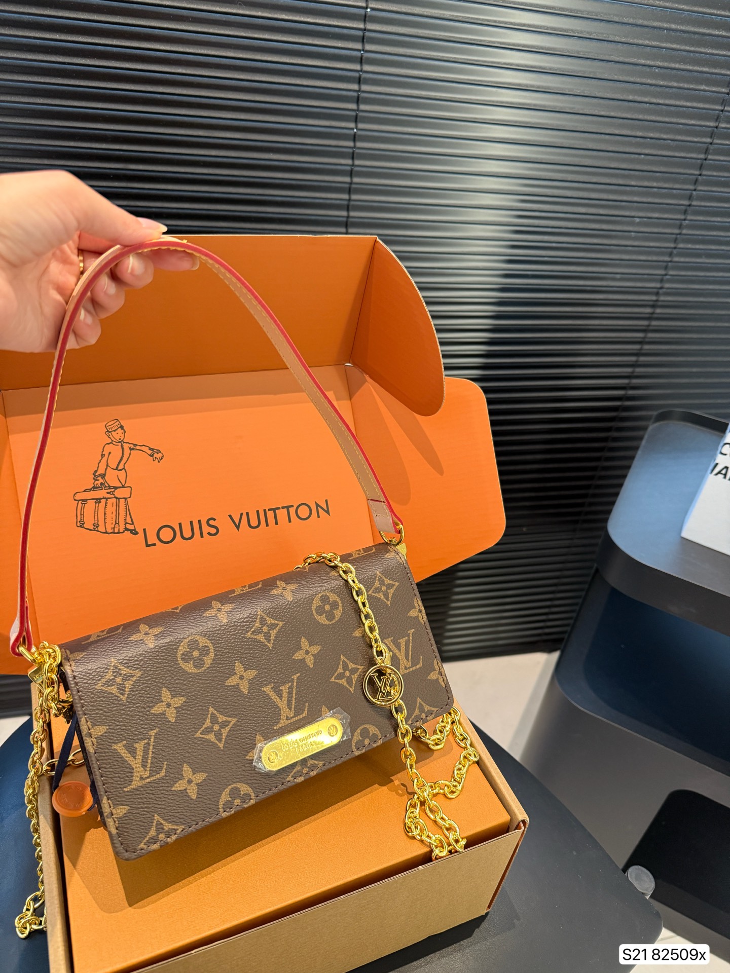 【LOUIS VUITTON旗艦店】ルイヴィトン Wallet On Chain Lily ハンドバッグ M82509-BRAND OFF