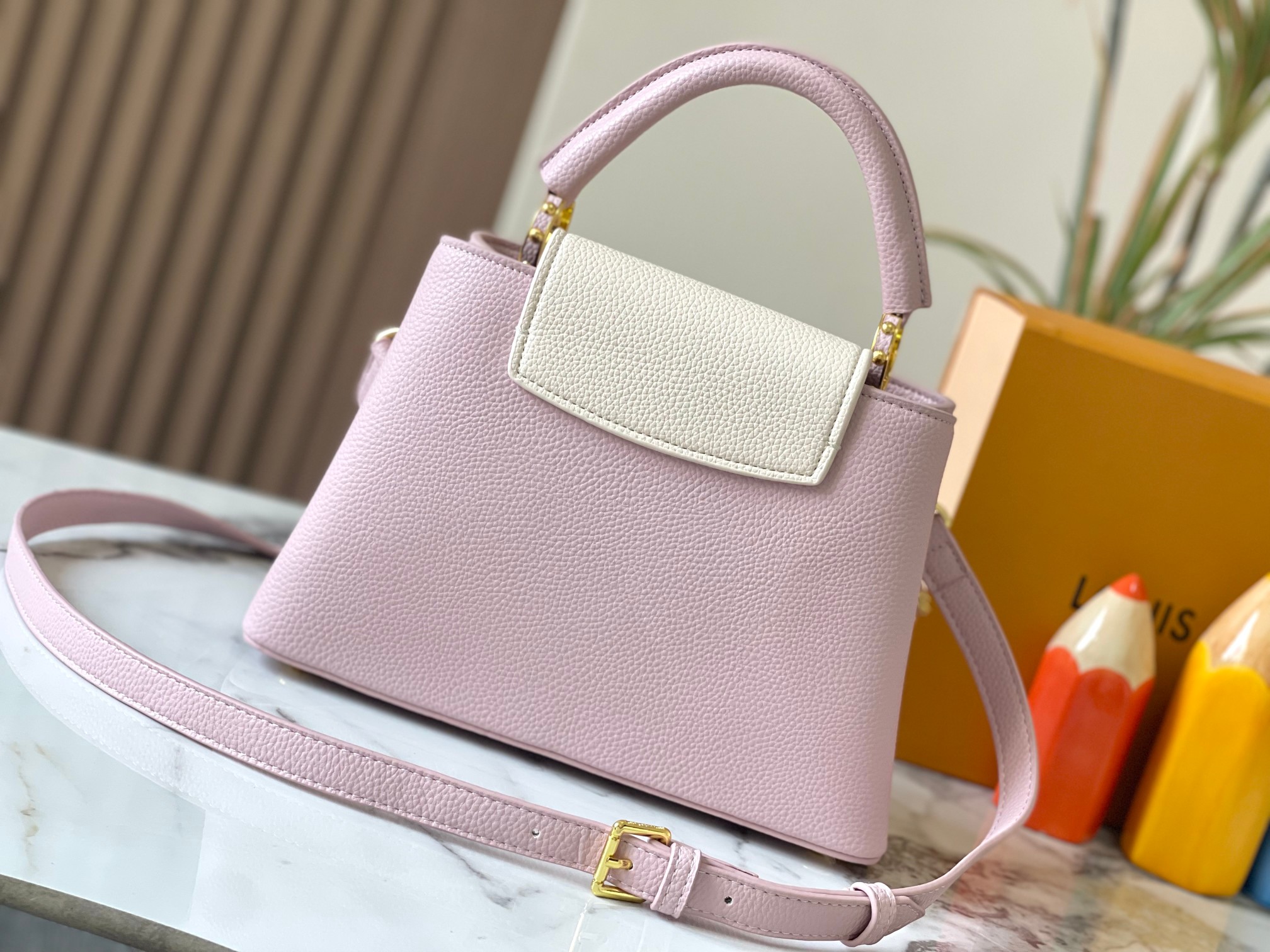 LOUIS VUITTON ルイヴィトン CAPUCINES クロスボディバッグ-BRAND OFF