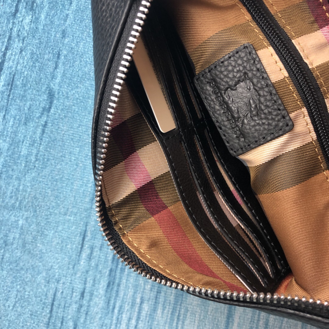 【BURBERRY 公式旗艦店】バーバリー クラッチバッグ 当日出荷 好評に付き再入荷！26*17*3CM-BRAND OFF