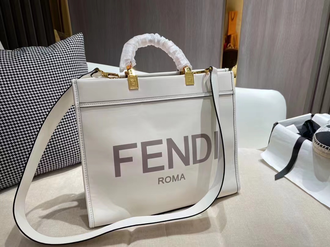 FENDI（フェンディ） ハンドバッグ 35*30 CM-BRAND OFF