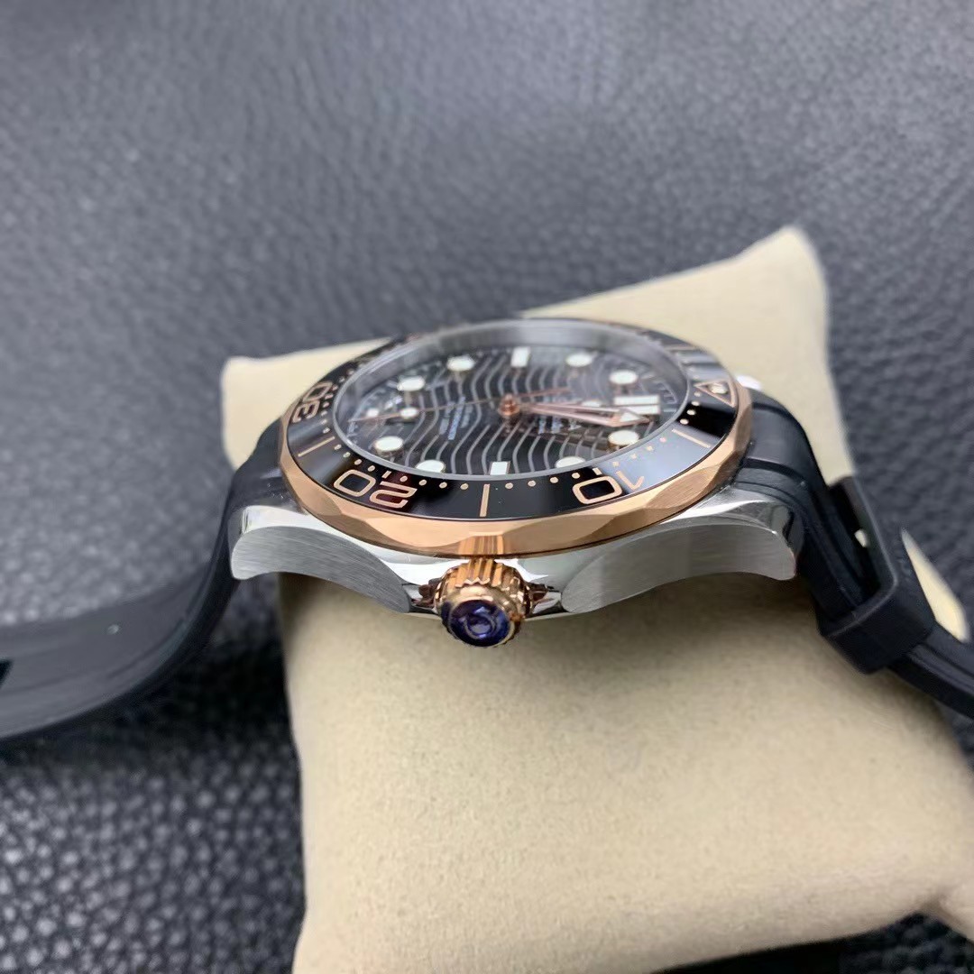Omega Seamaster Diver 300M Co-Axial Master Chronometer 210.22.42.20.01.002-BRAND OFF