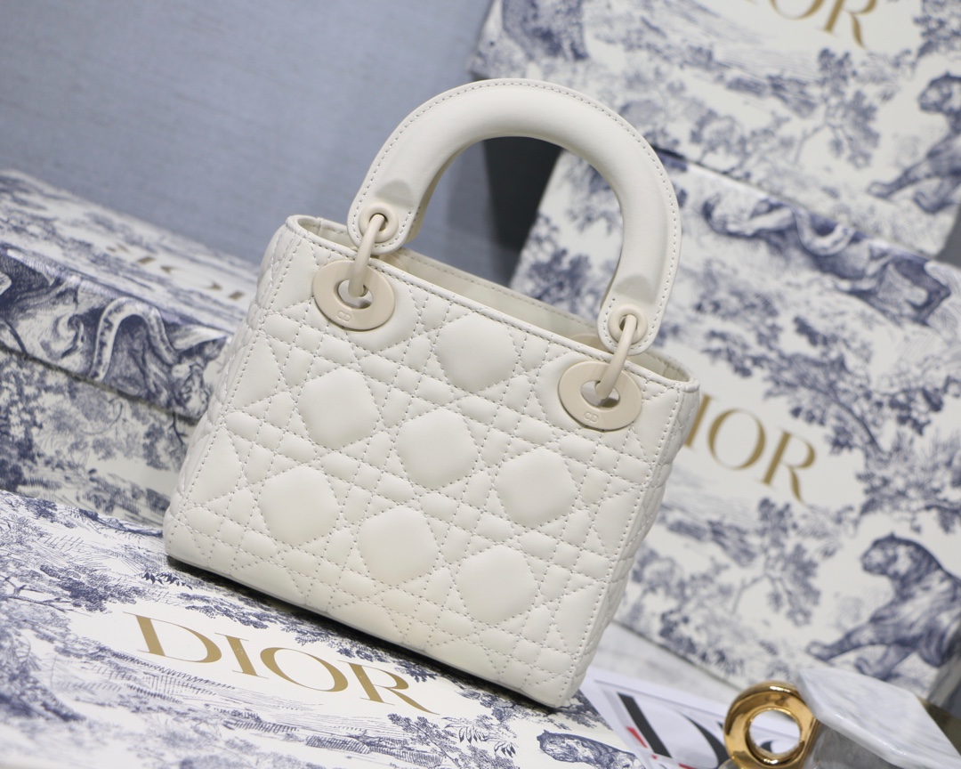新作☆国内発送【Dior】LADY D-LITE-BRAND OFF